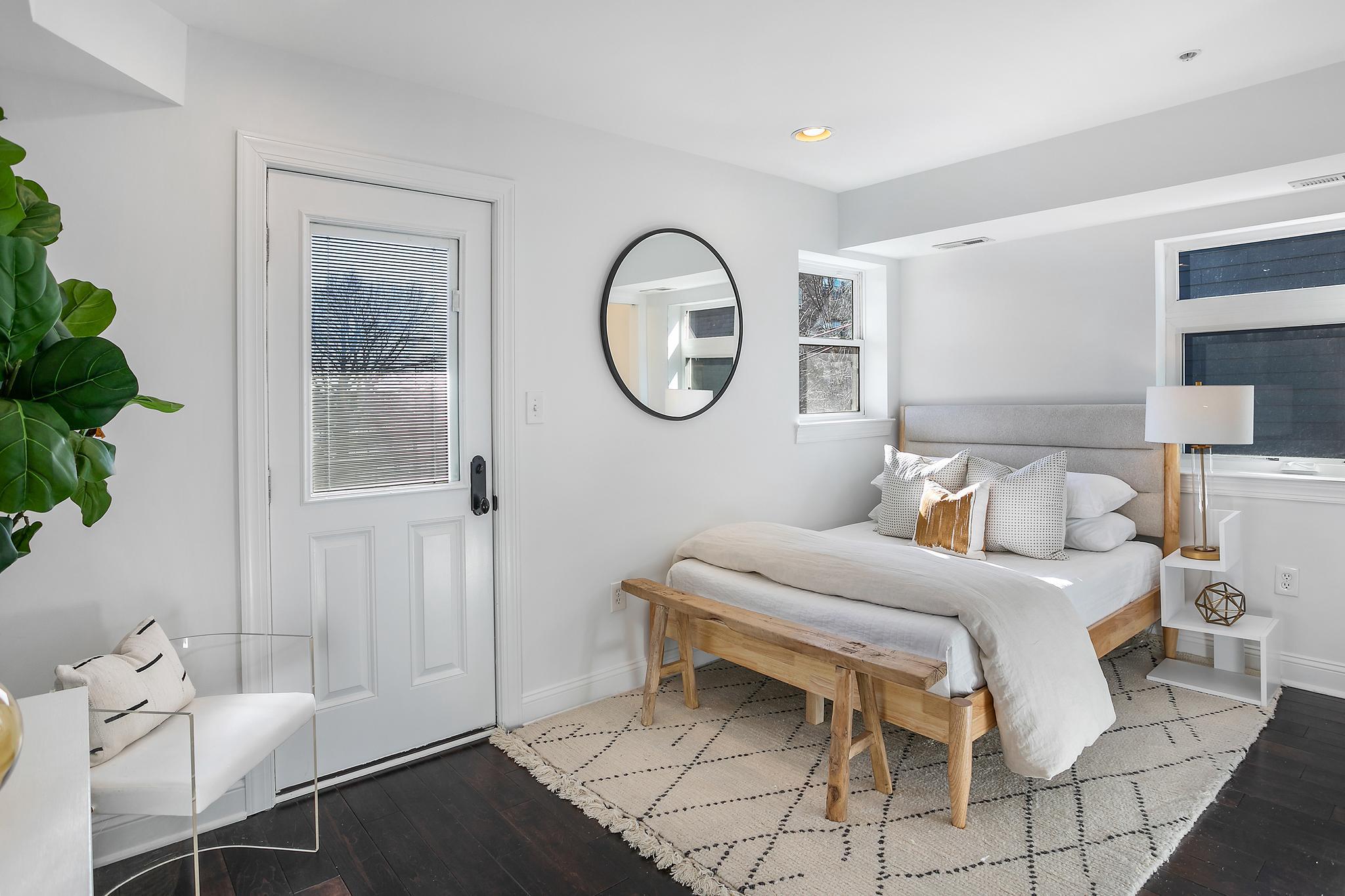 1433 K Street SE 202