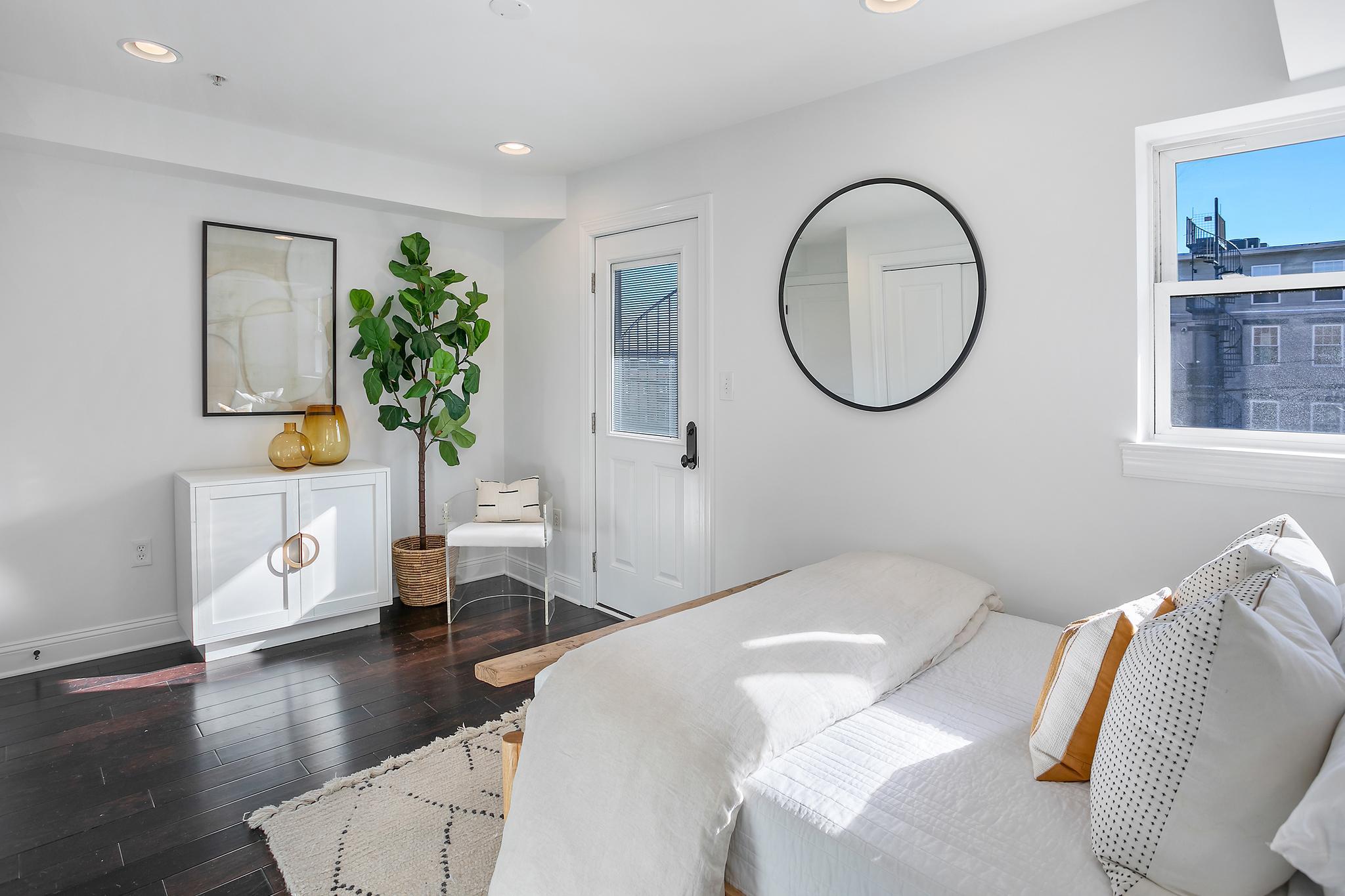 1433 K Street SE 202