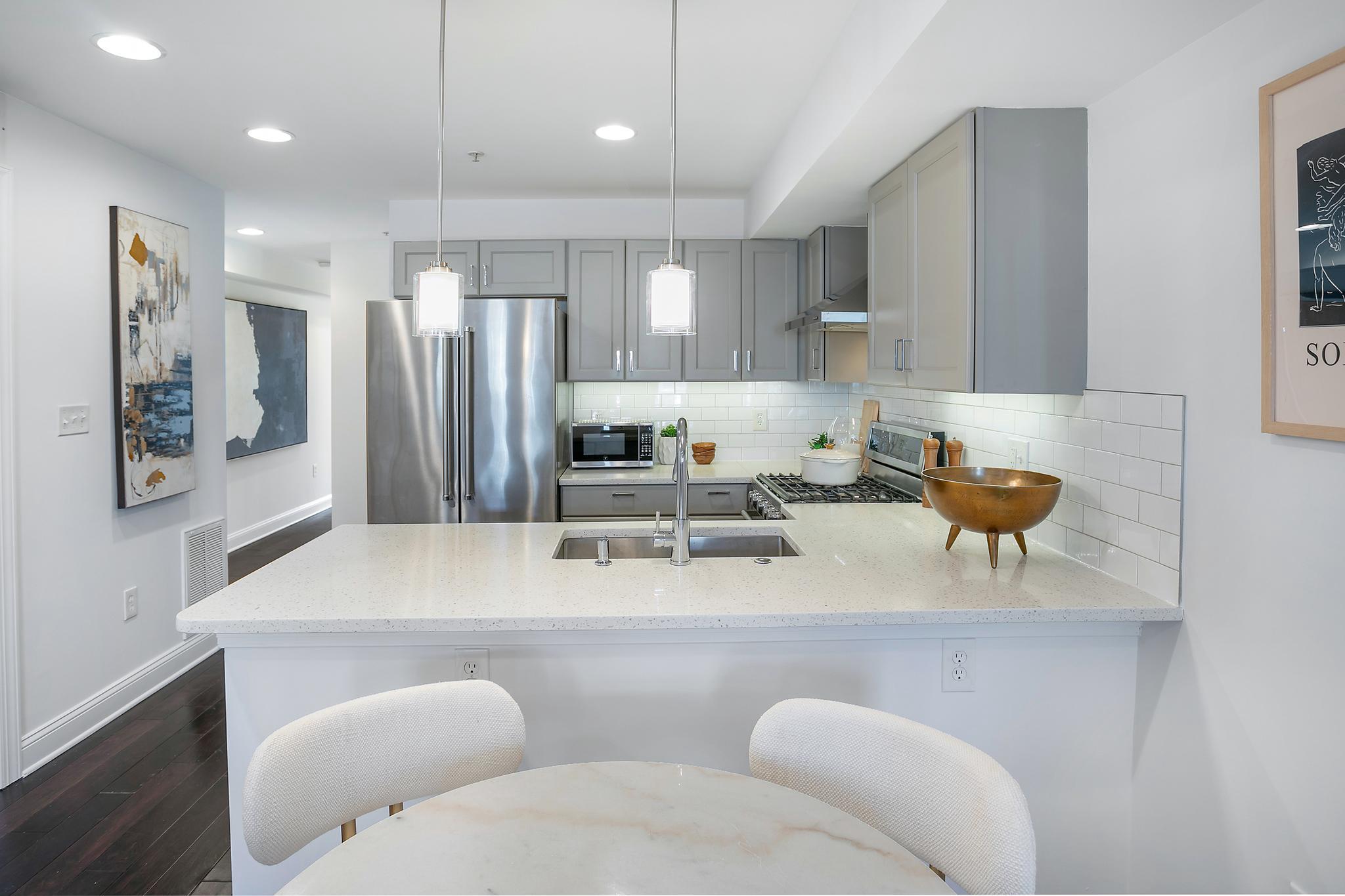 1433 K Street SE 202