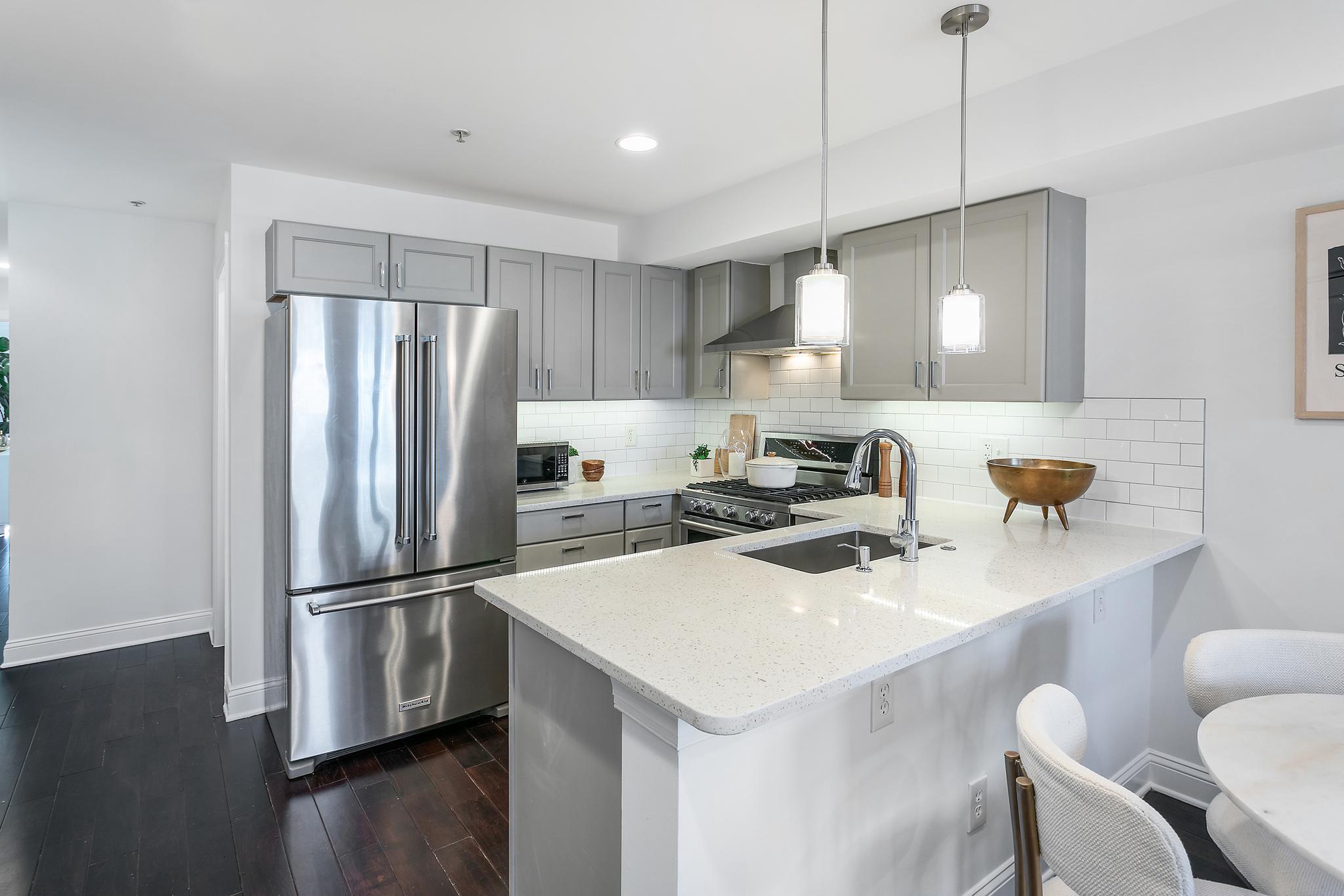 1433 K Street SE 202