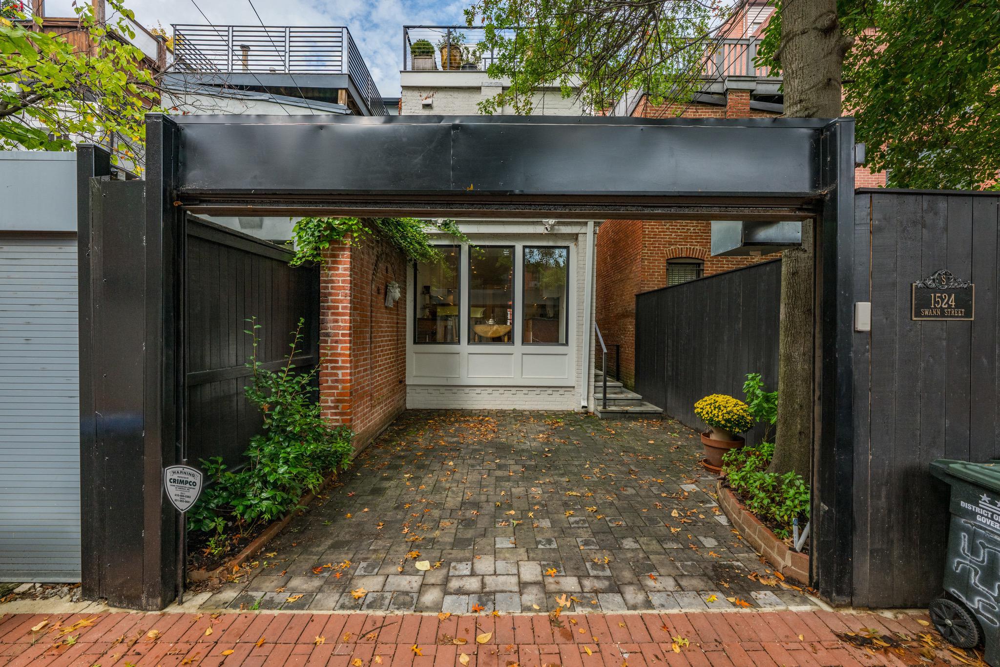 1524 Swann Street NW