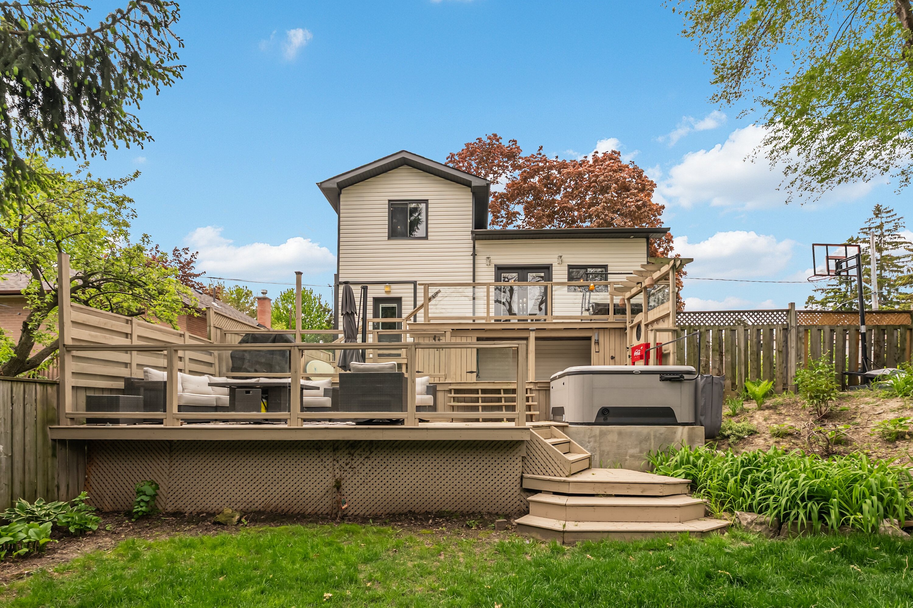 65 Meighen Ave