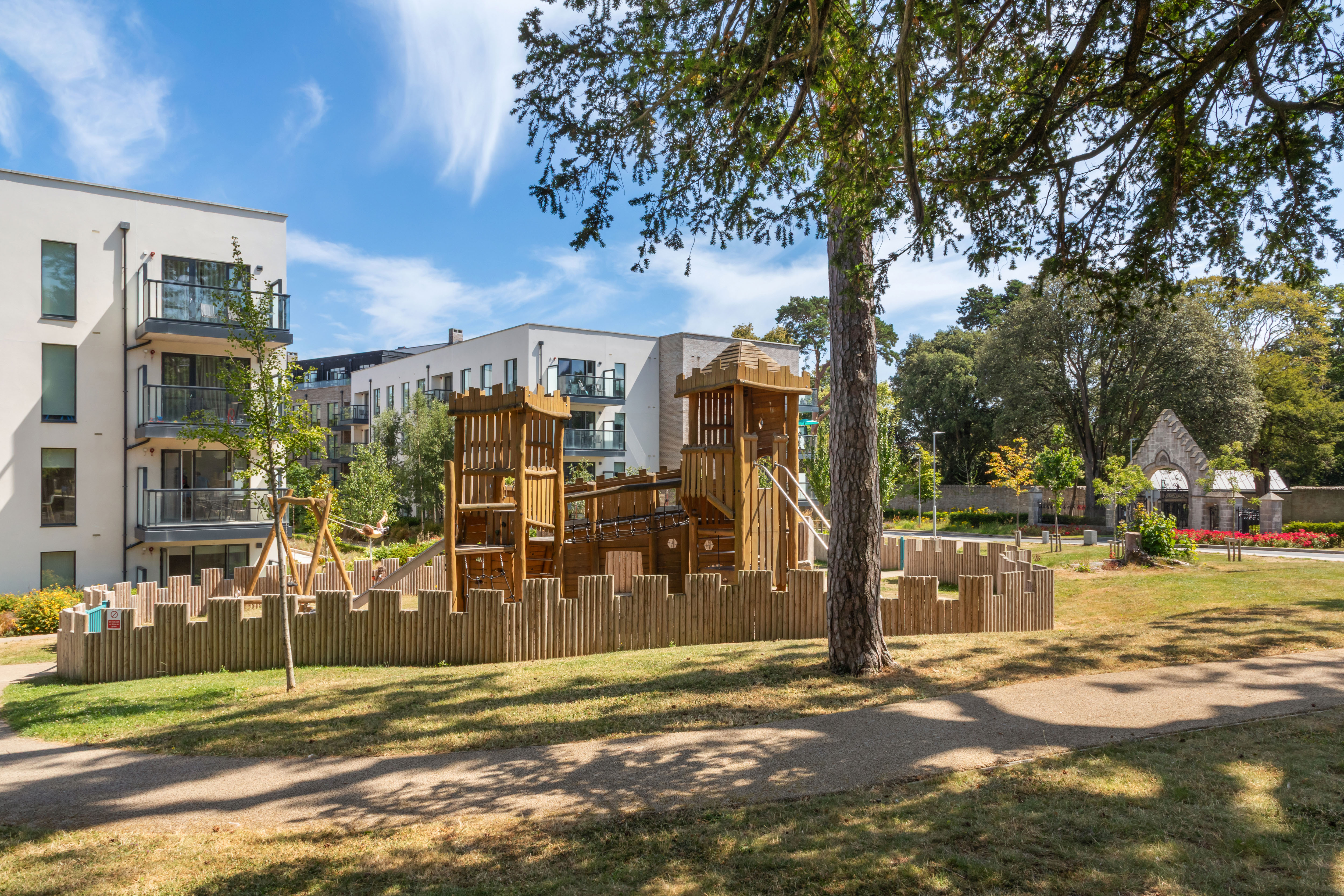 12 Woodward Chase Glencairn Gate
