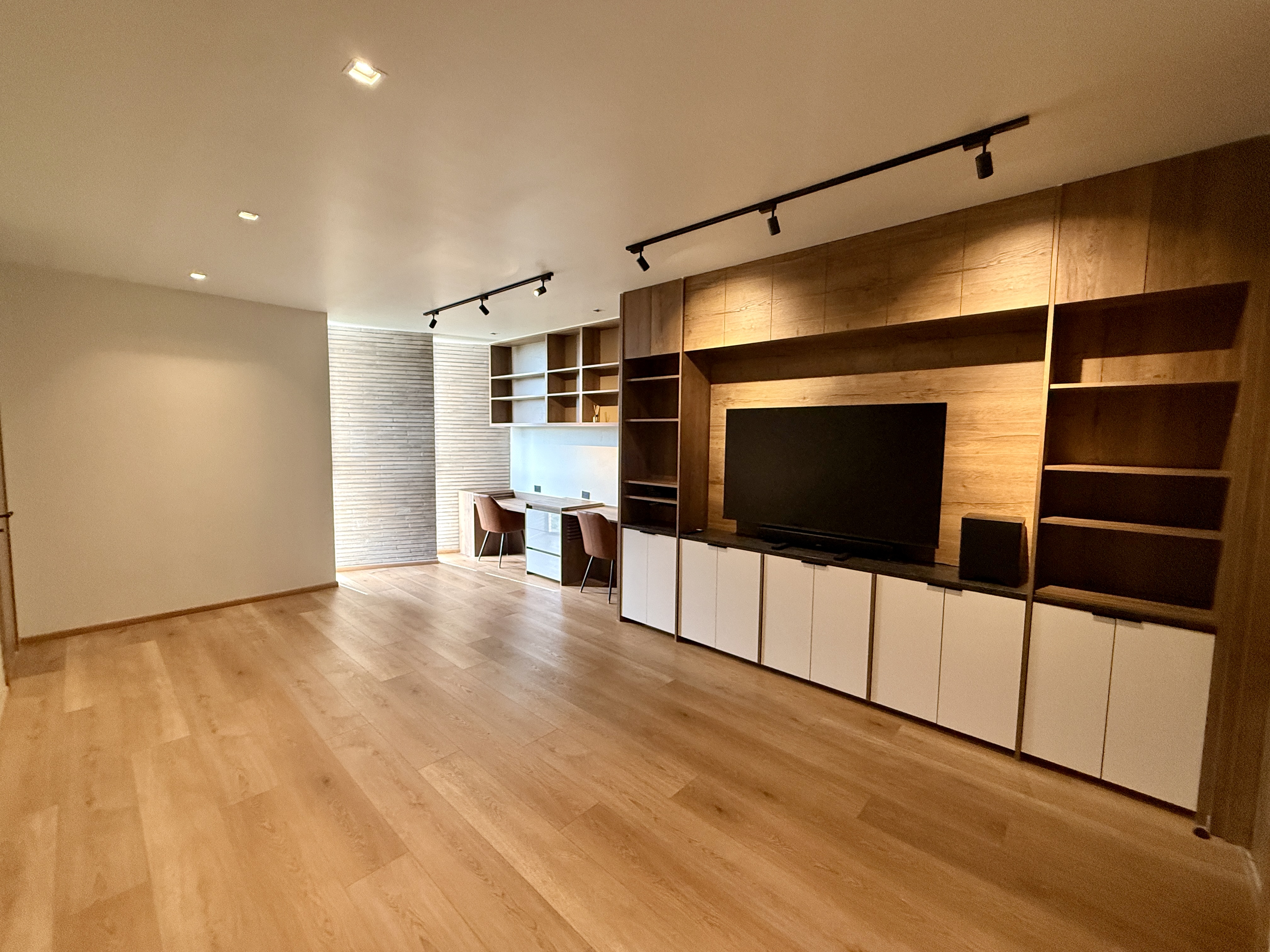 THE RESERVE APARTMENT