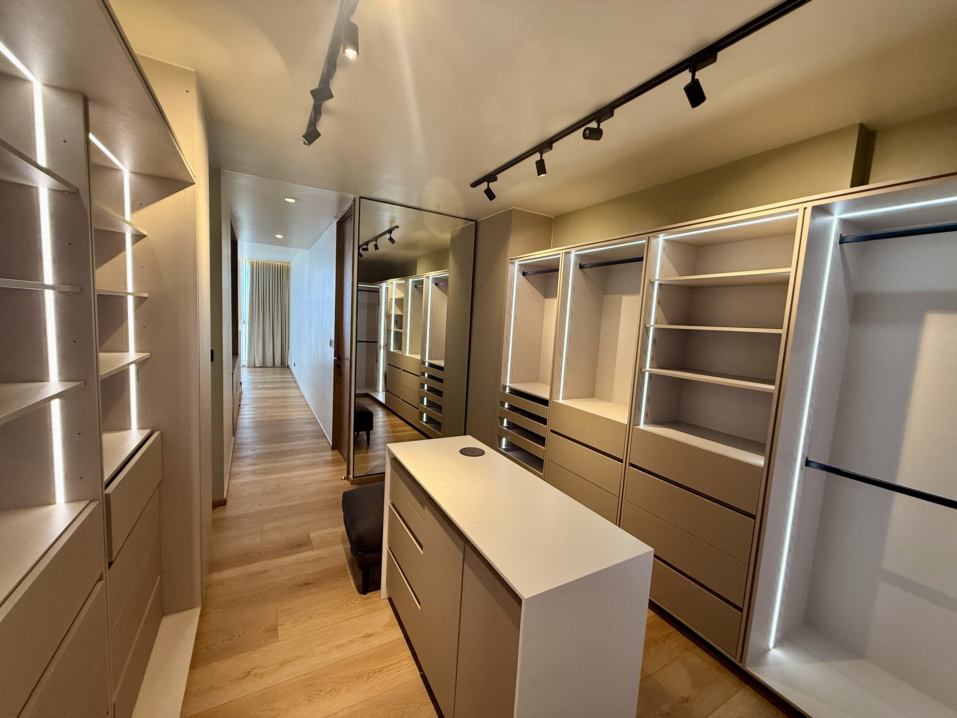 THE RESERVE APARTMENT