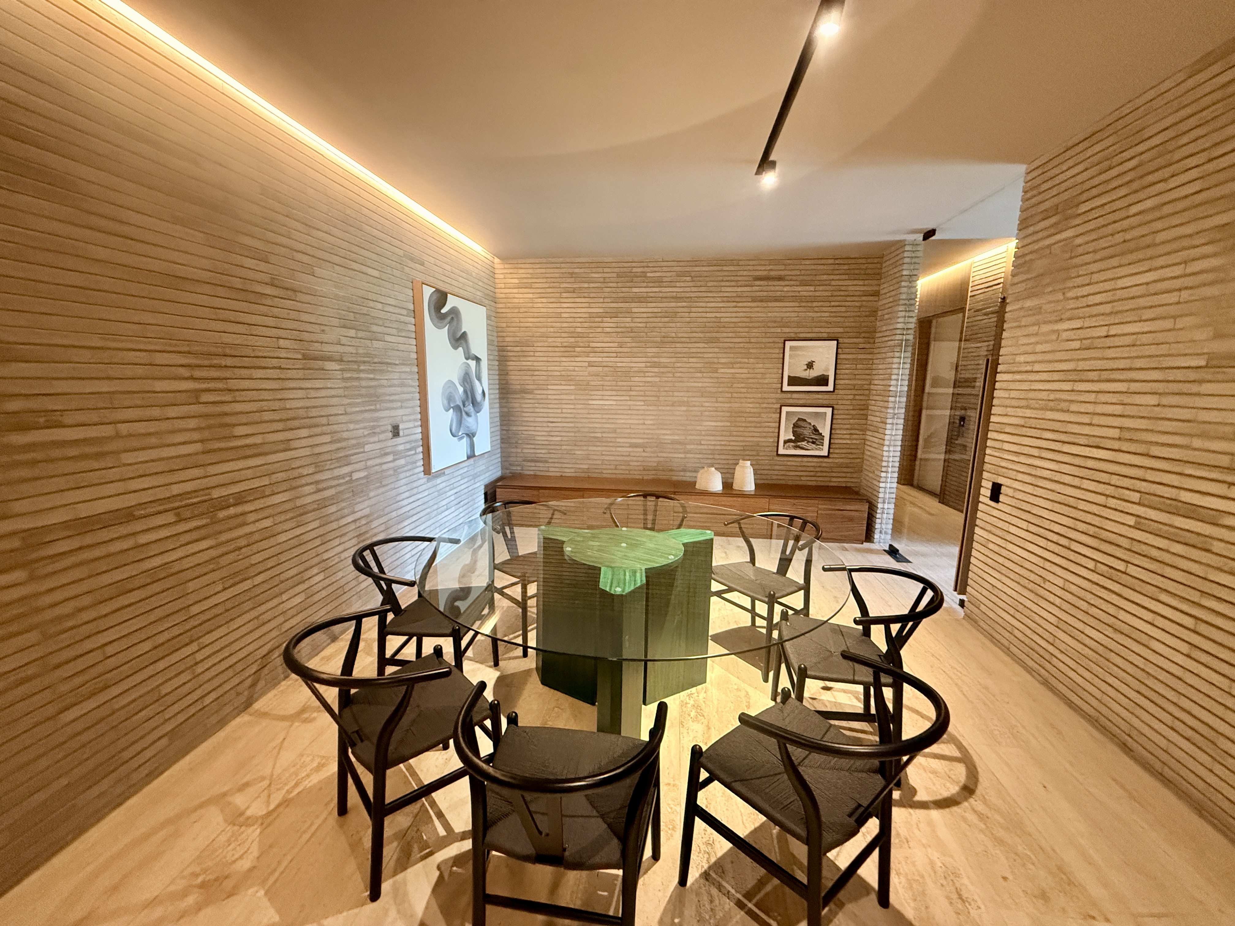 THE RESERVE APARTMENT
