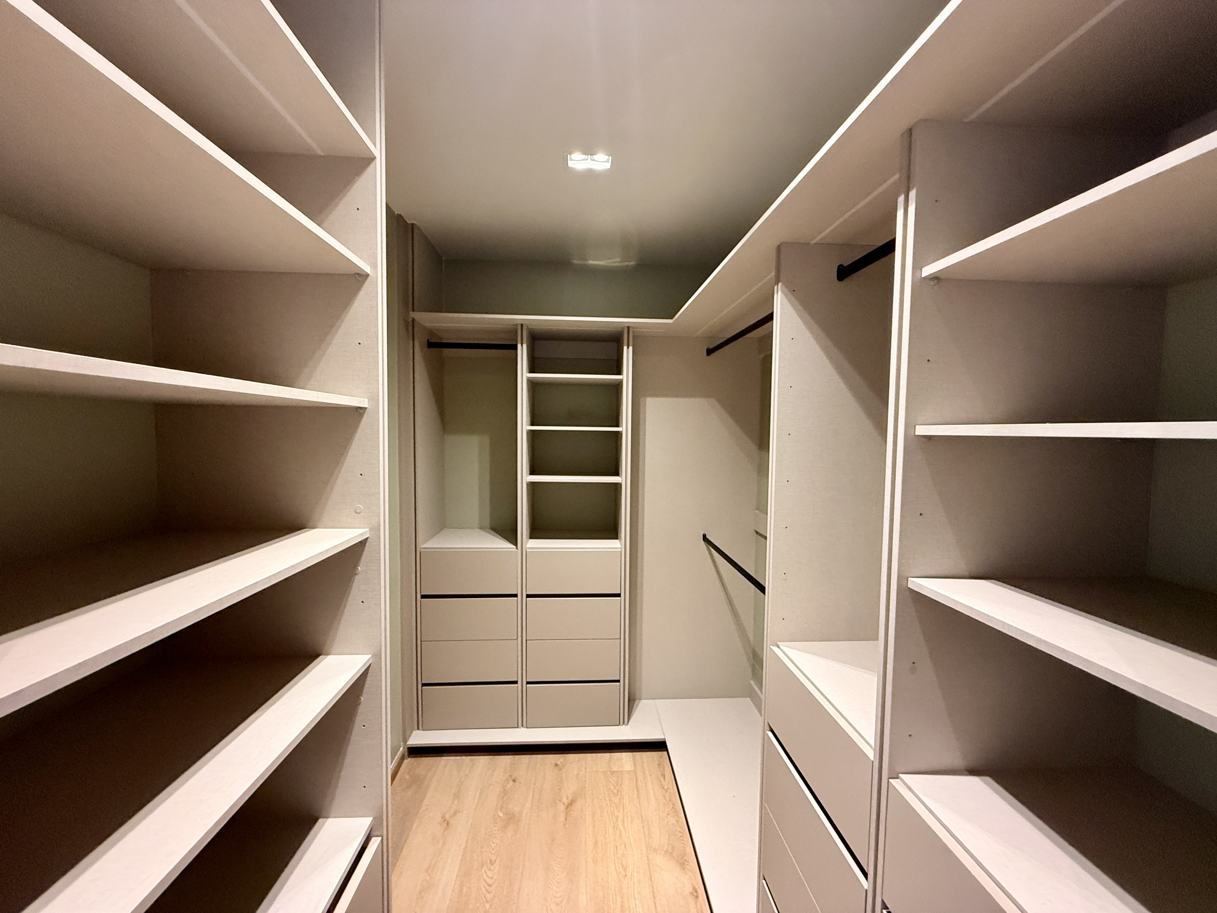 THE RESERVE APARTMENT