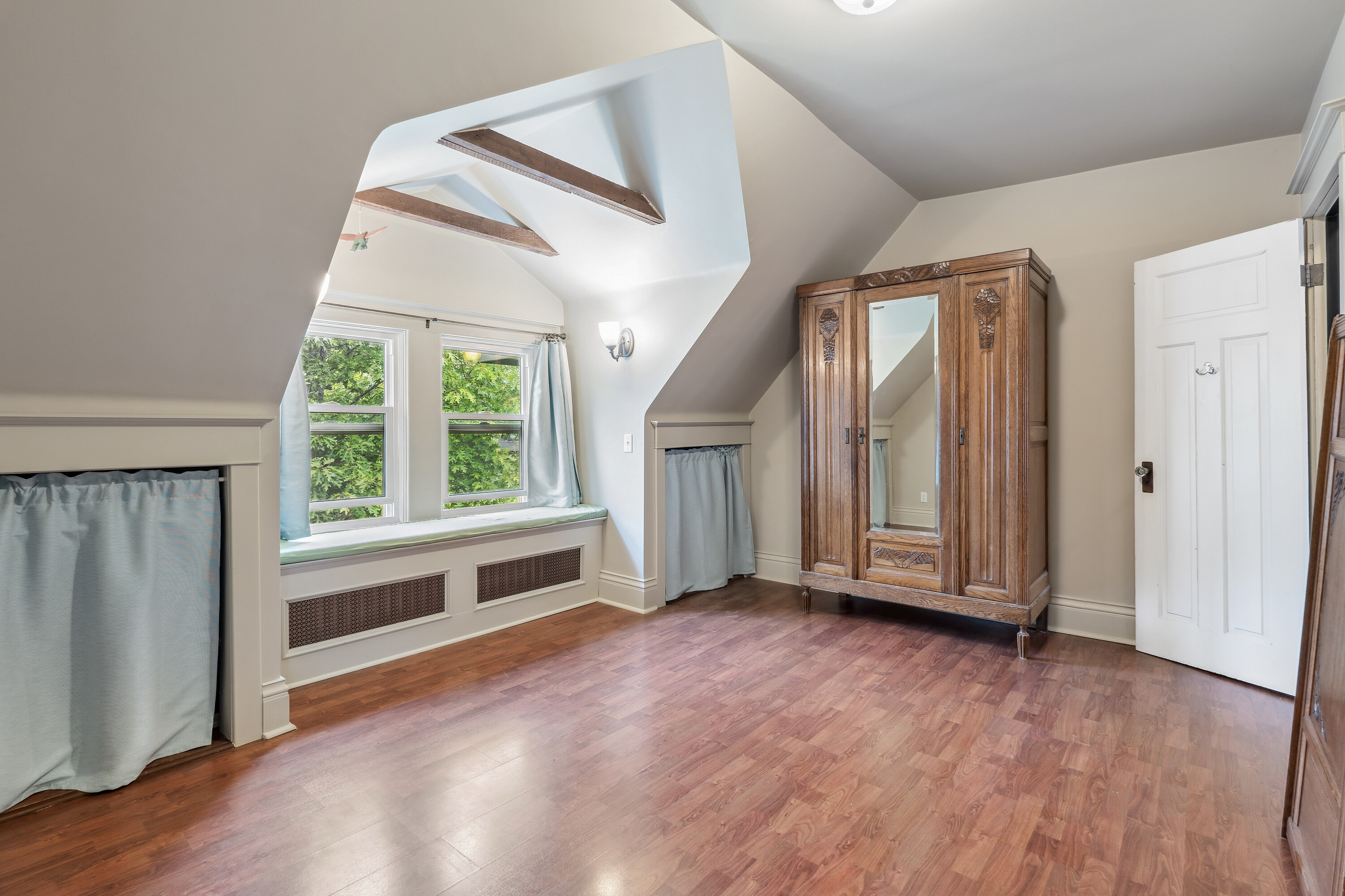 33 Fulton Ave