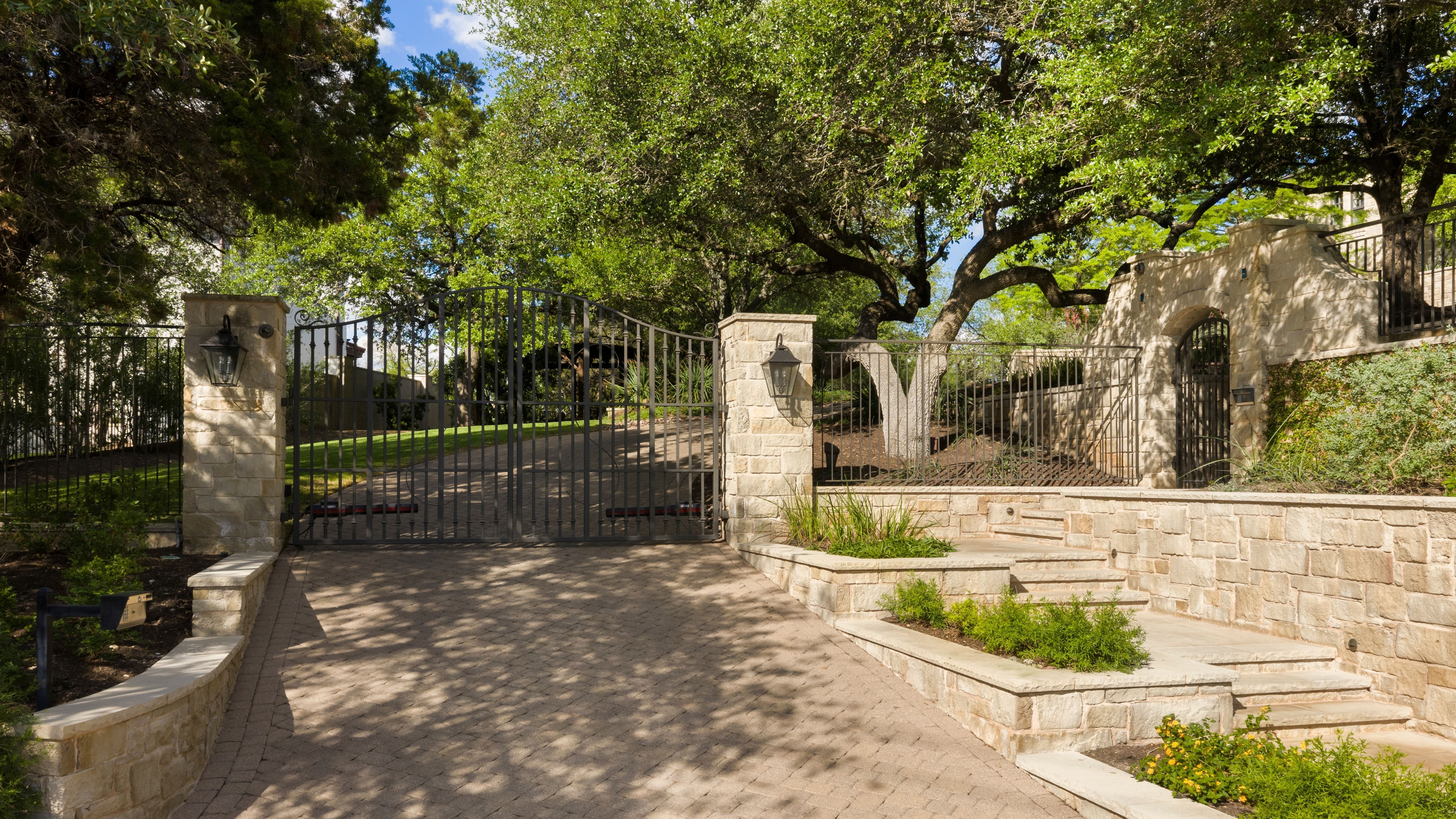 1415 Mount Larson Road 