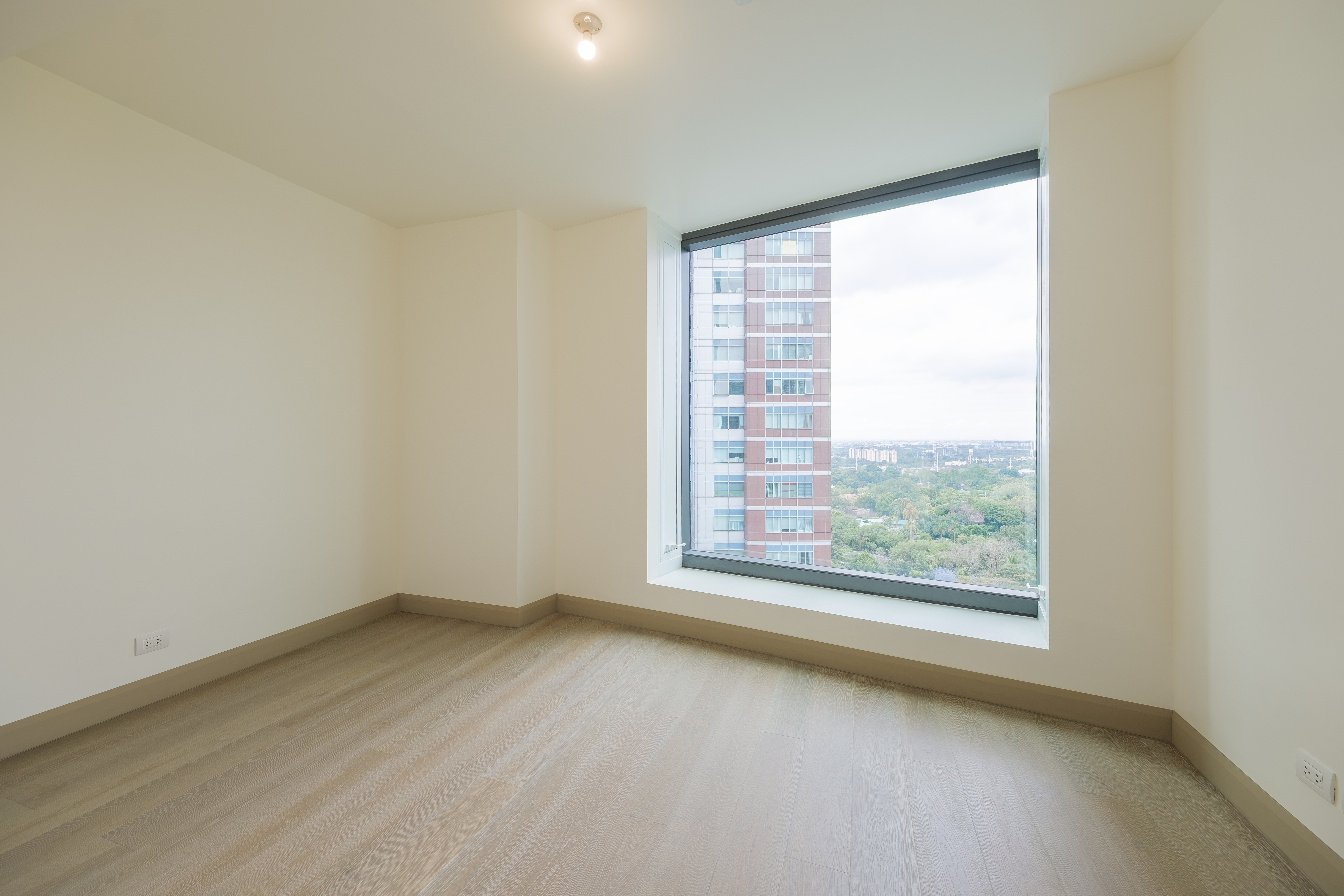 Aurelia Residences West Wing Premiere Bonifacio Global City