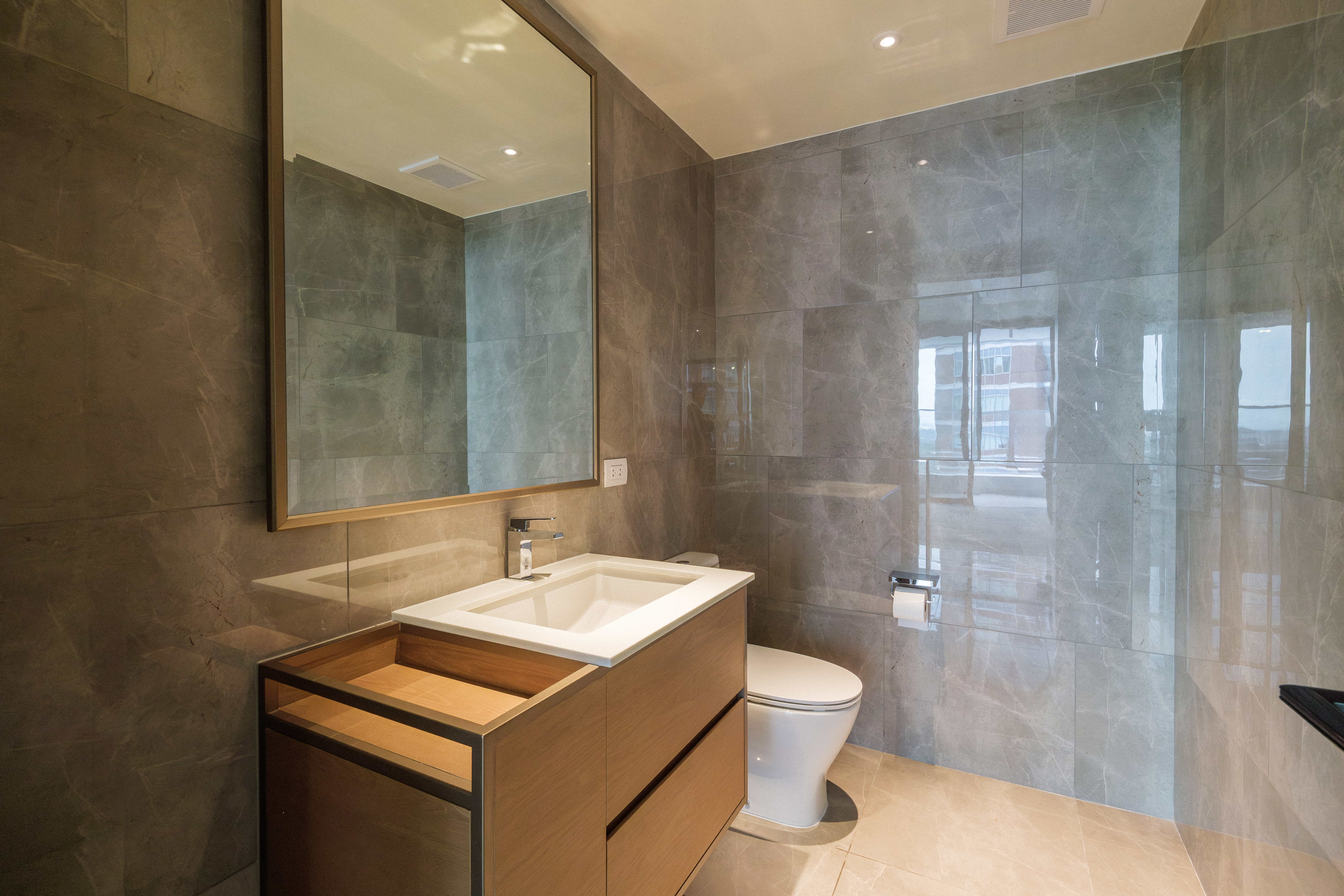 Aurelia Residences West Wing Premiere Bonifacio Global City