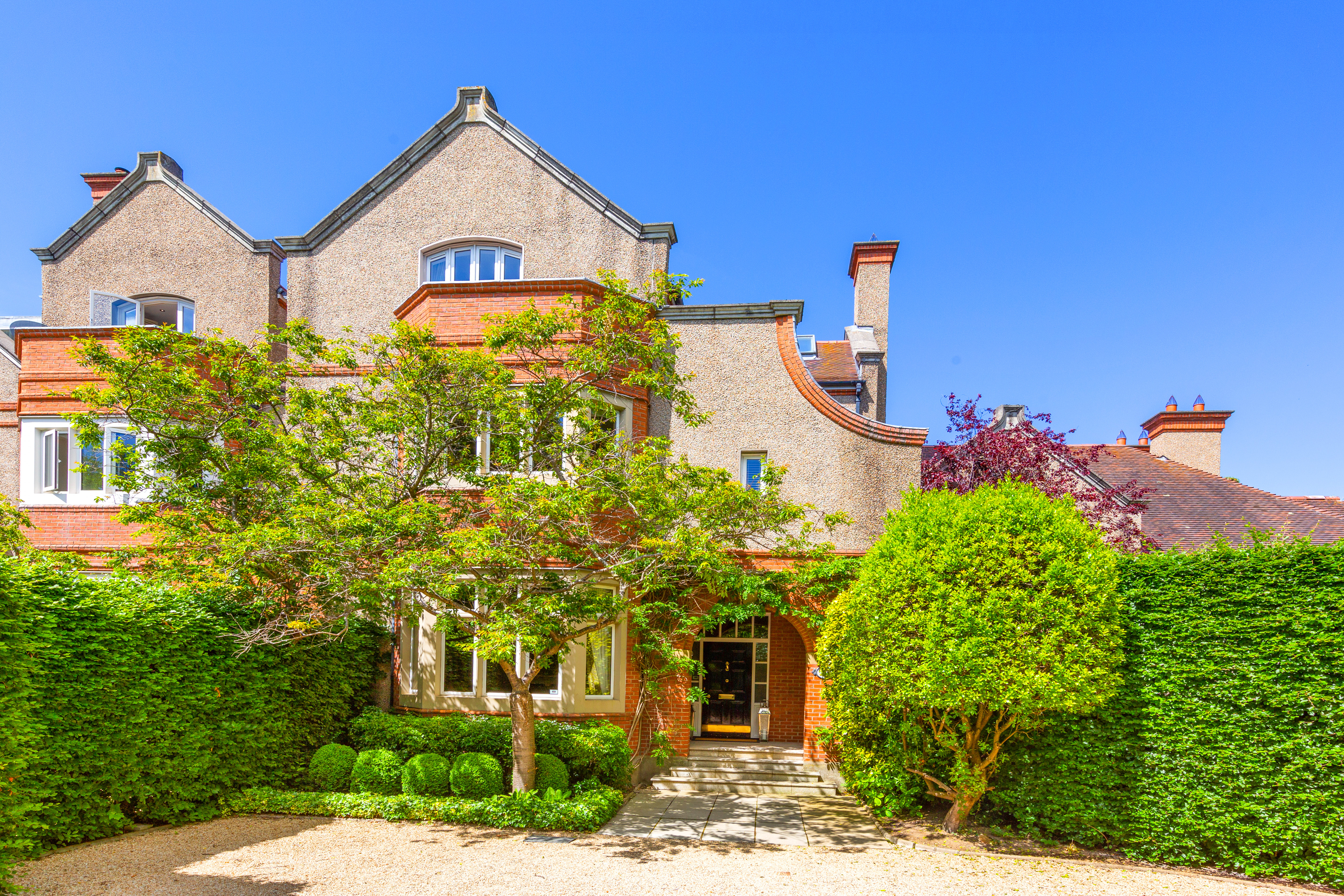 84 Ailesbury Road