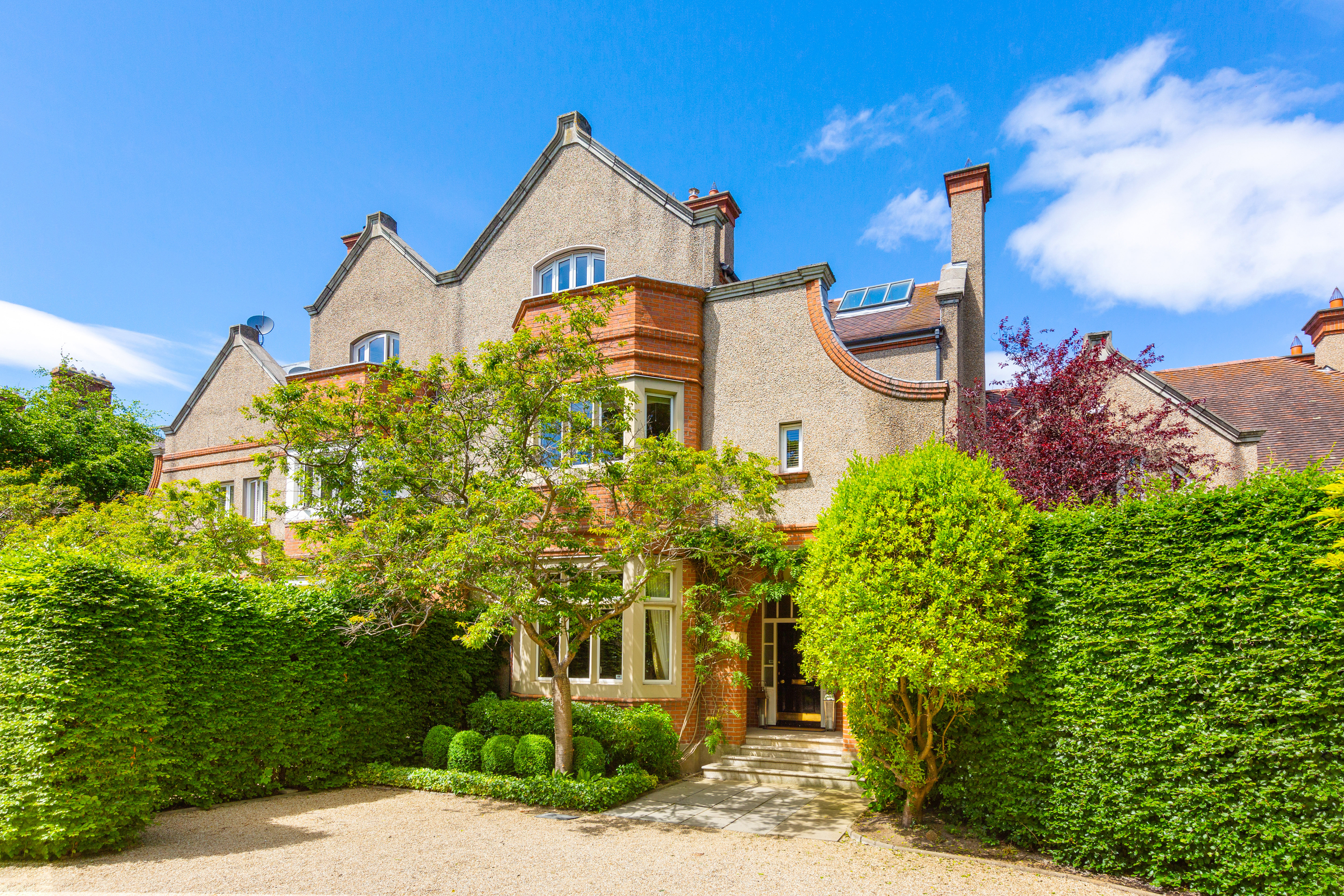 84 Ailesbury Road