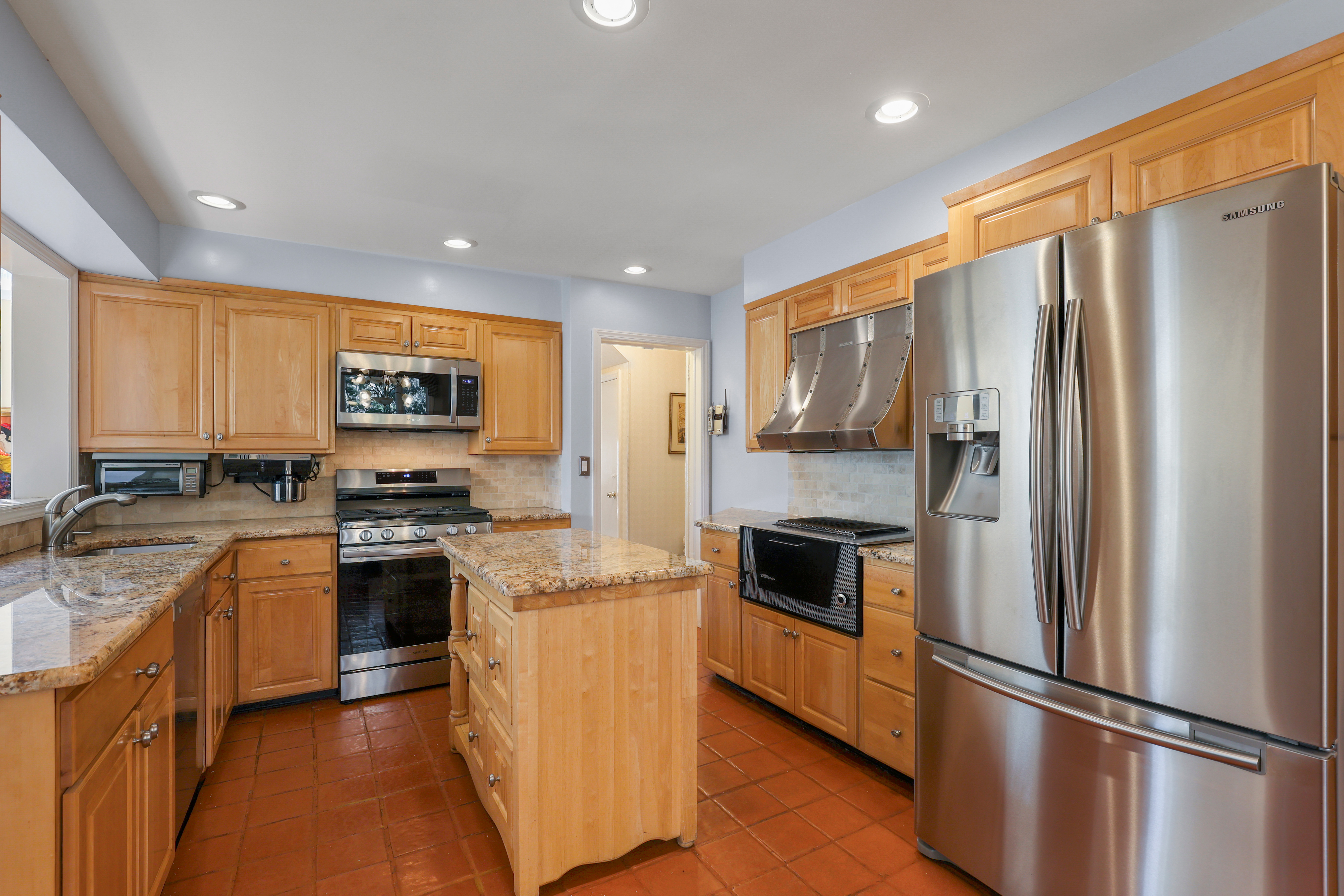 4 Livingston Road