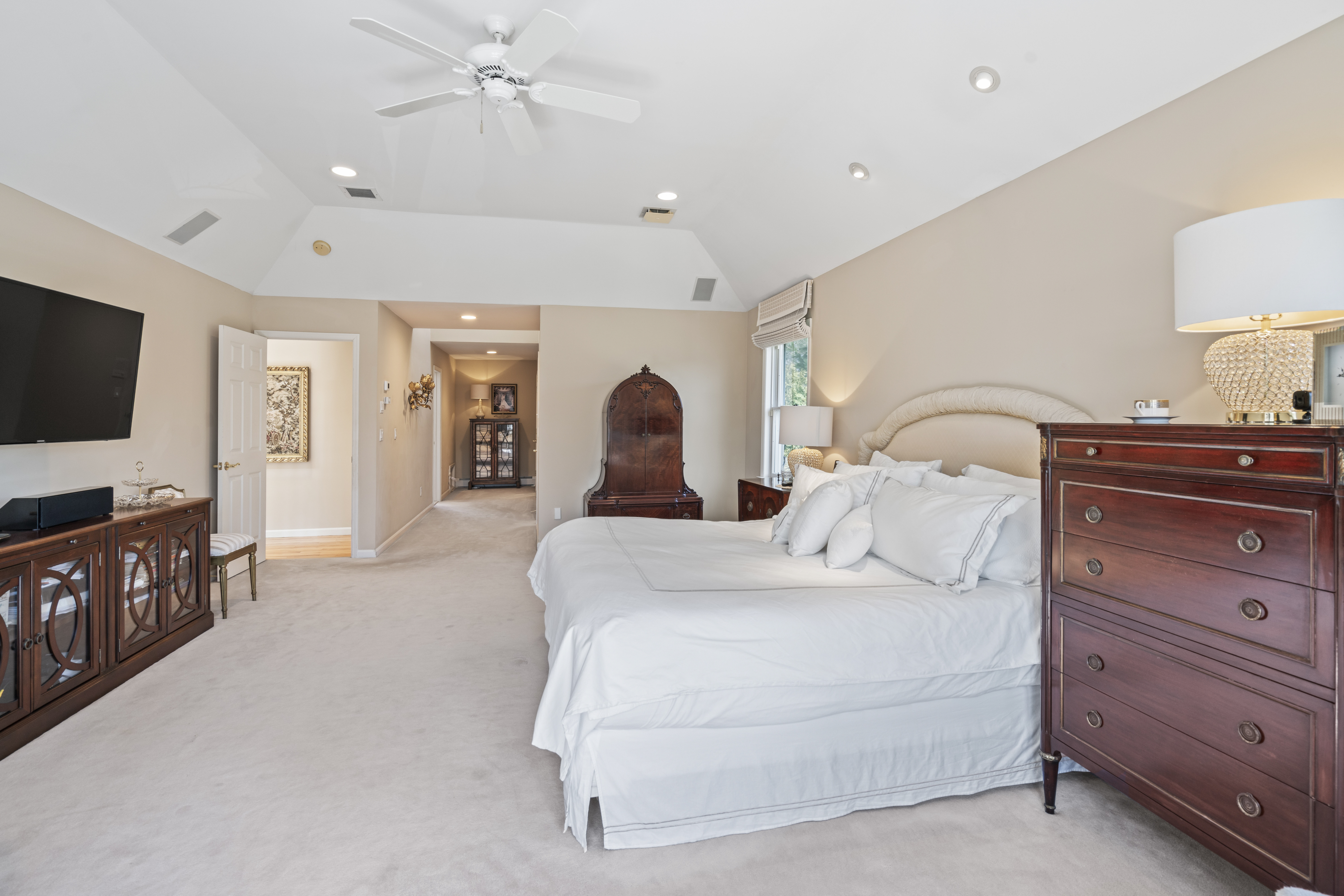 4 Indian Hill Court 