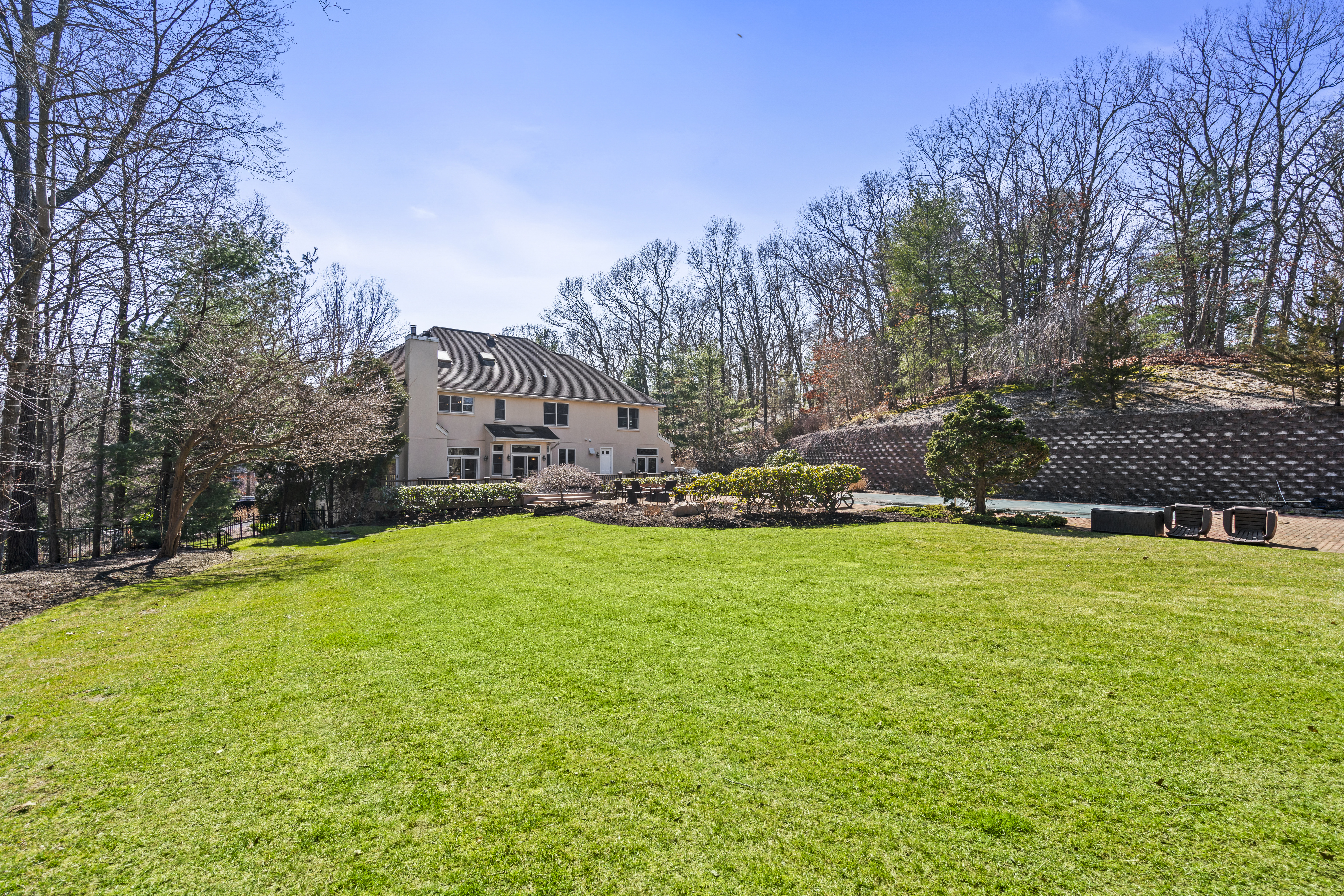 4 Indian Hill Court 