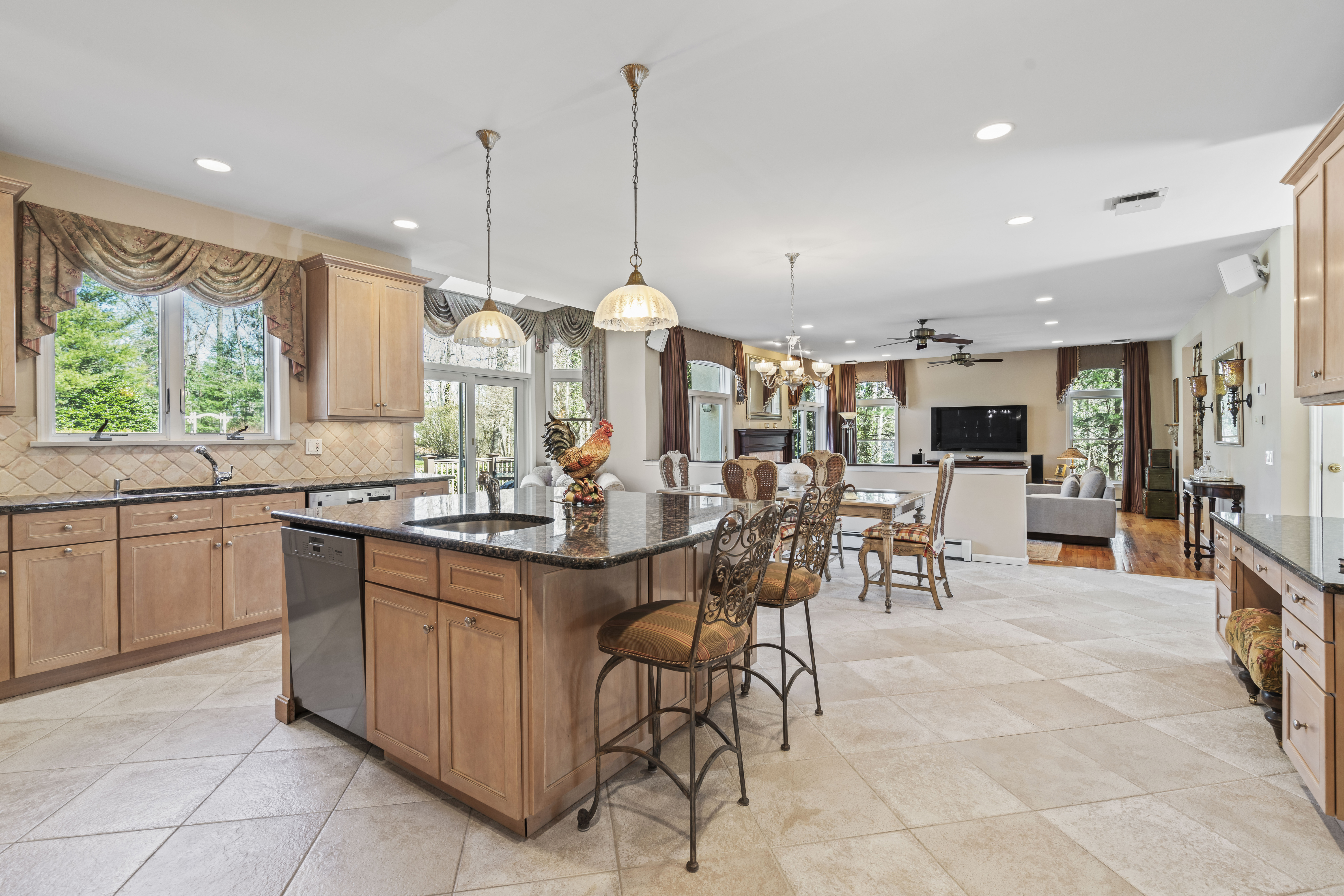 4 Indian Hill Court 