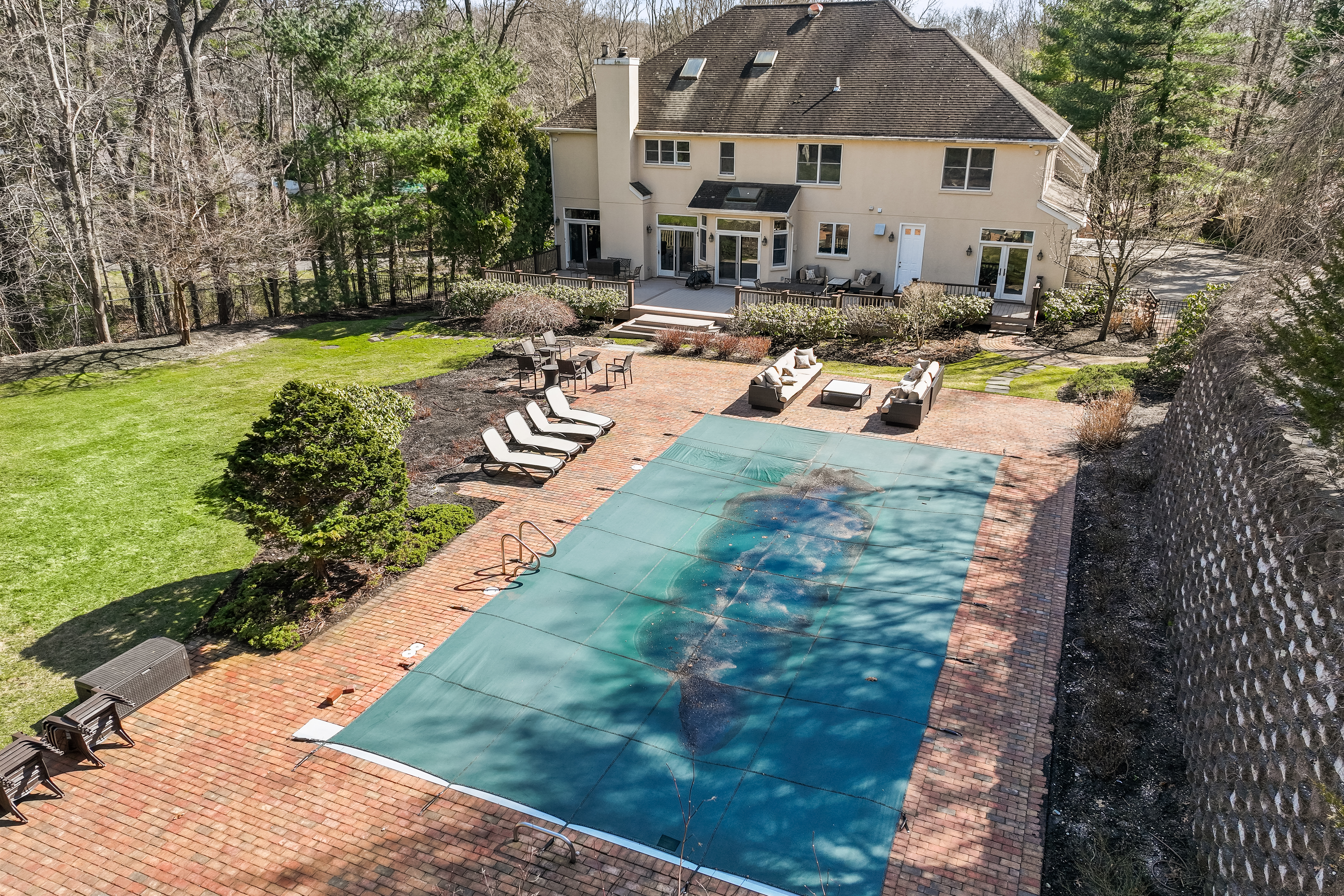 4 Indian Hill Court 