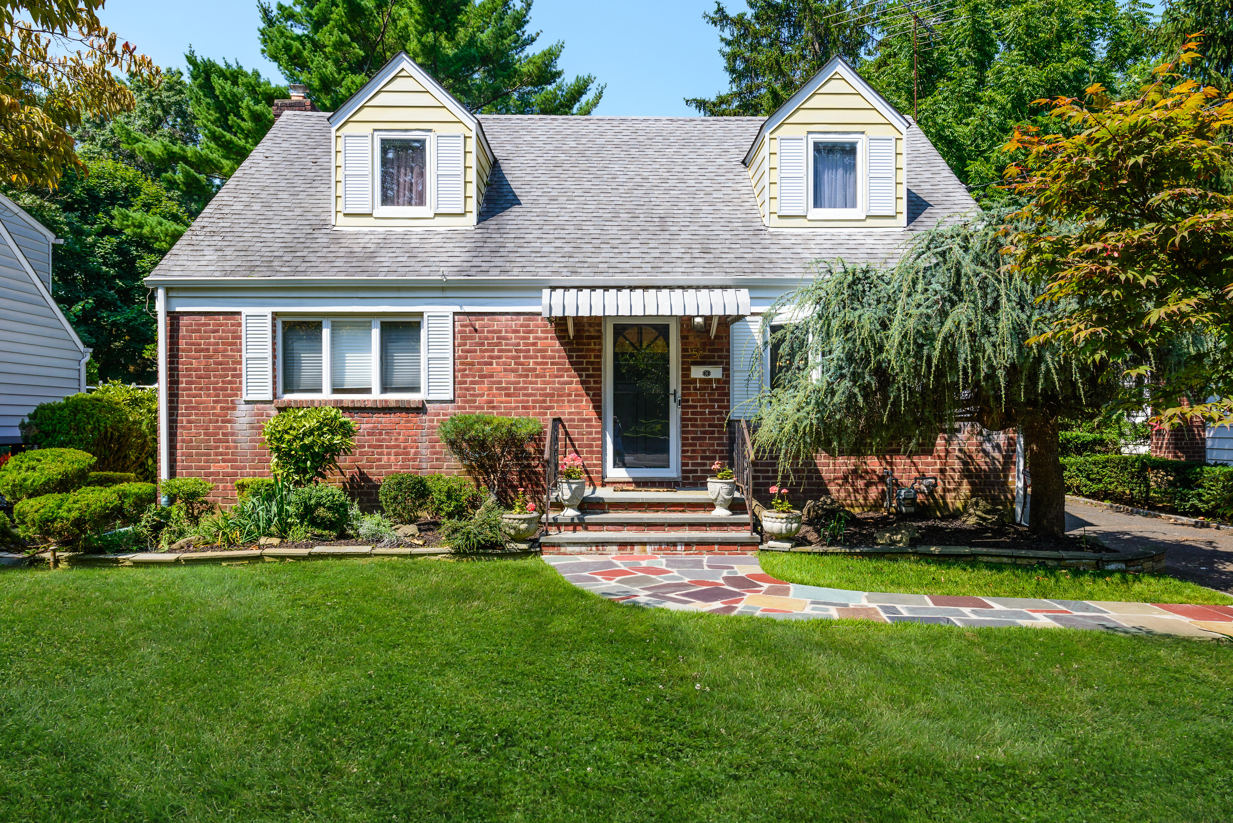 58 Middle Neck Road 