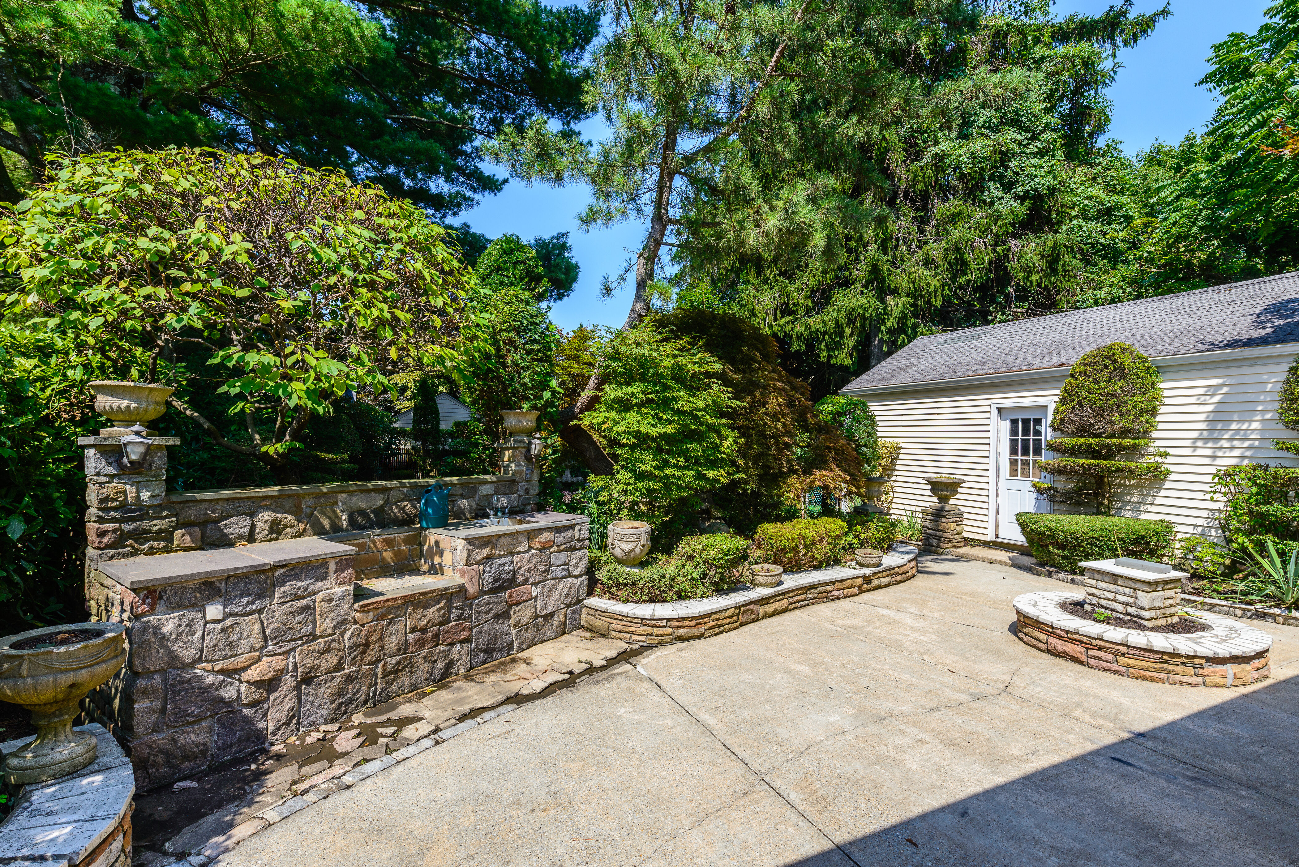 58 Middle Neck Road 