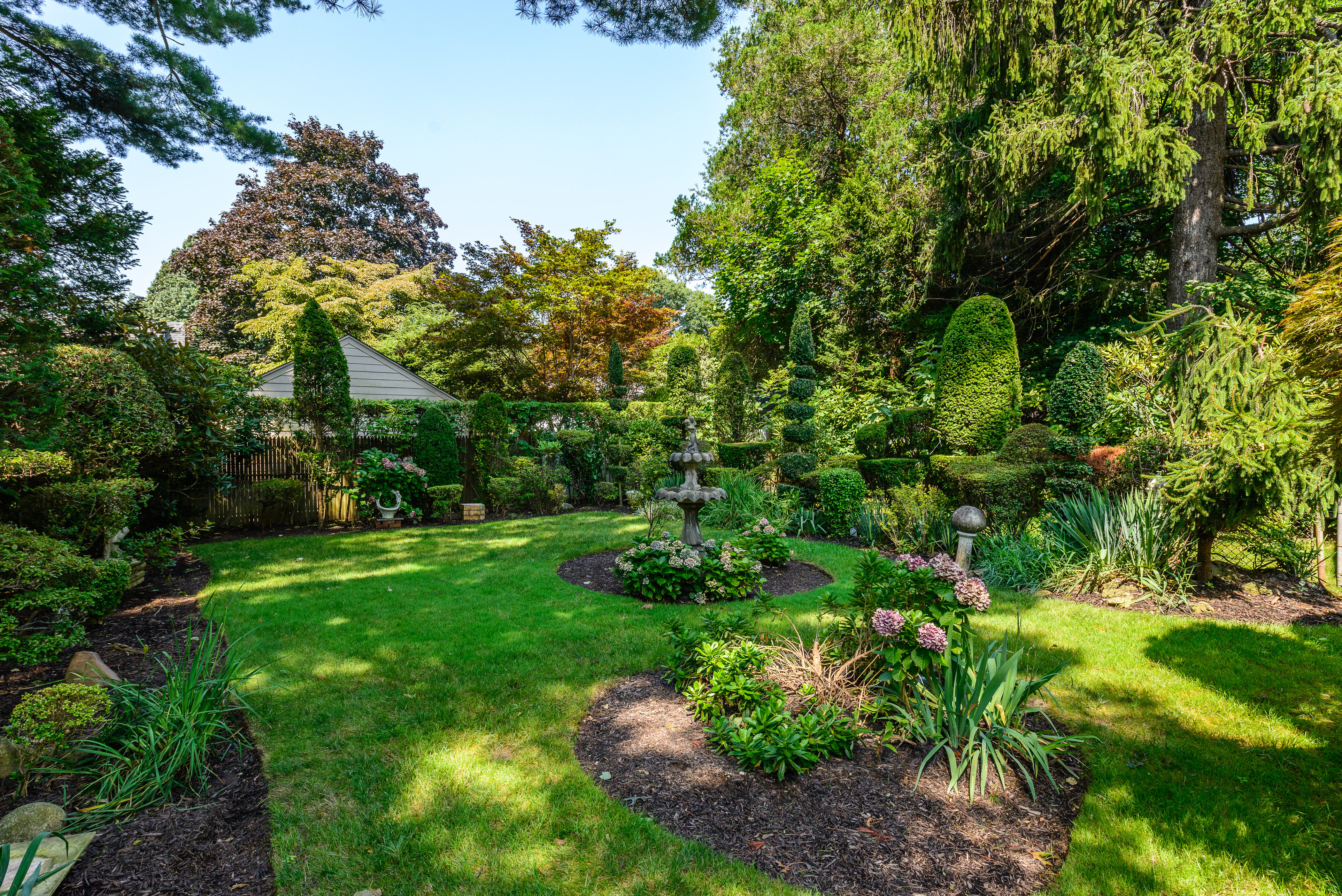 58 Middle Neck Road 