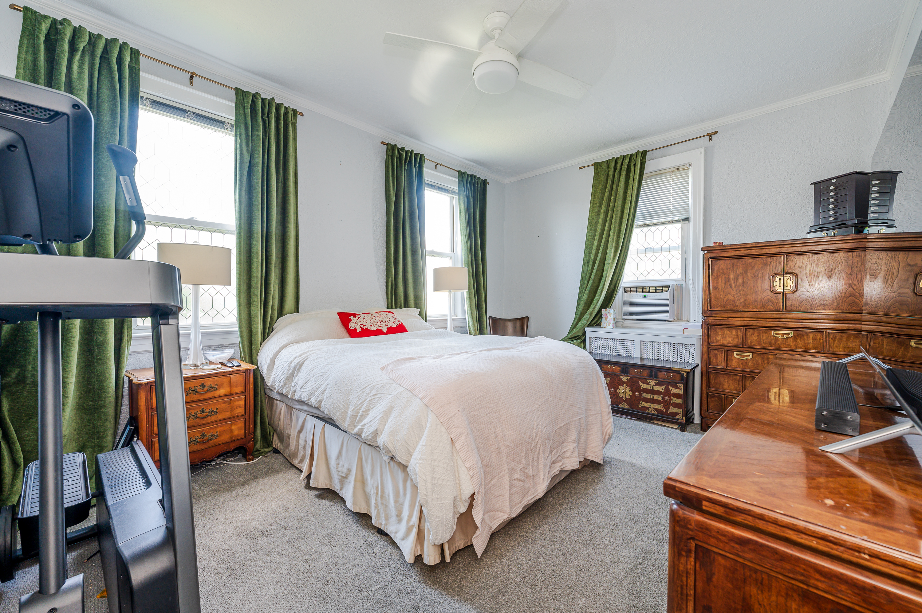 460 Monroe Boulevard 