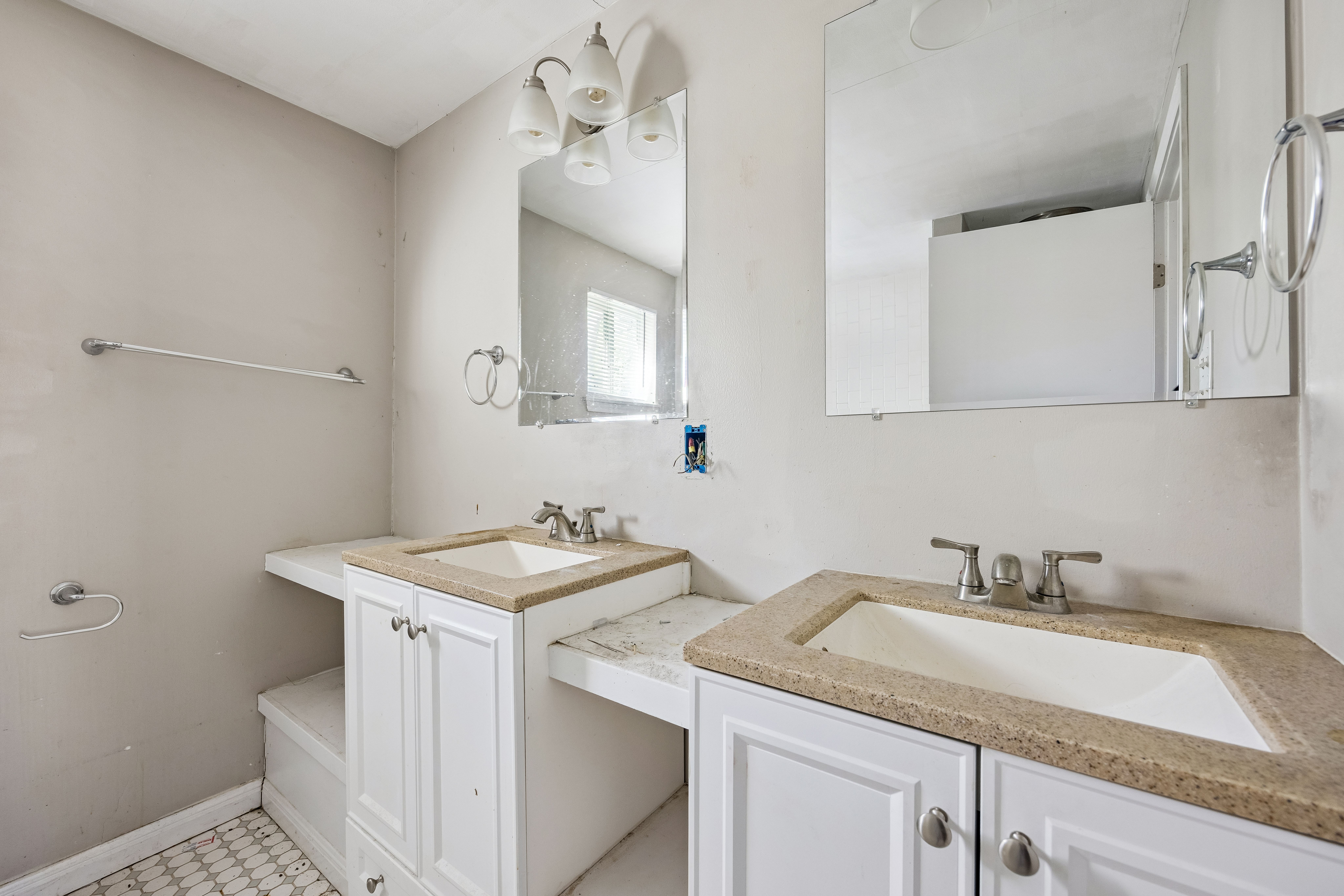 5112 Ravensdale Lane 