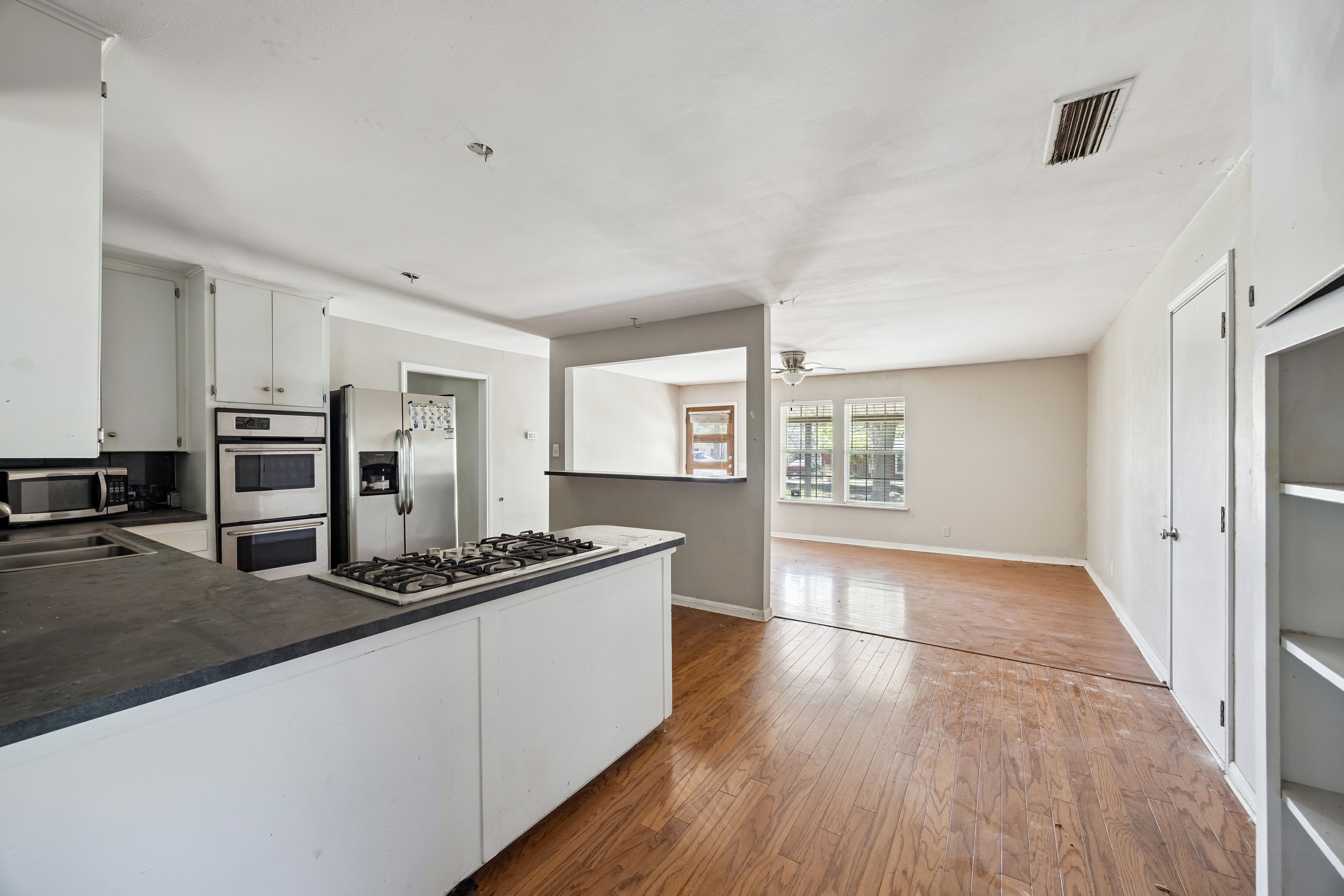 5112 Ravensdale Lane 