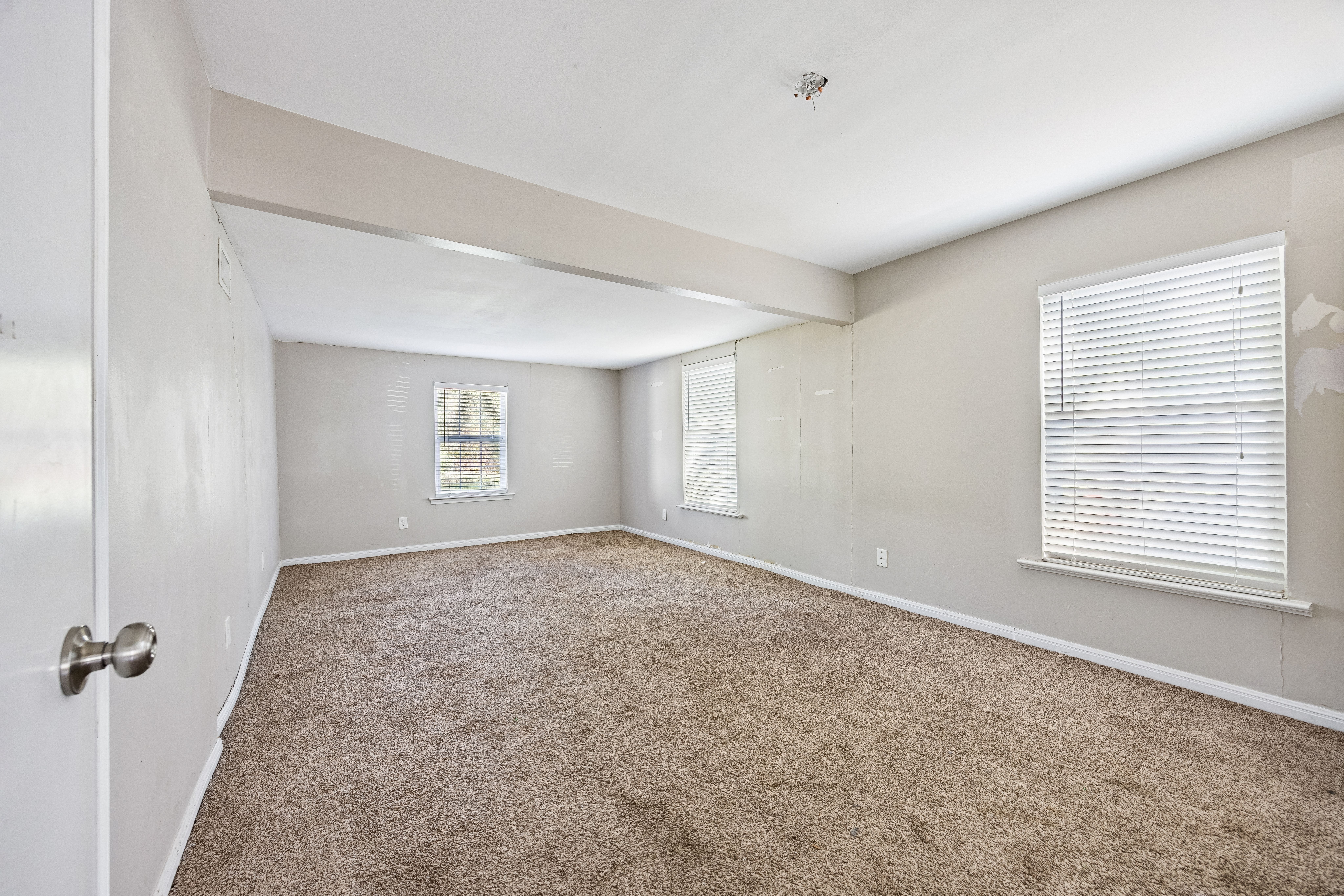 5112 Ravensdale Lane 