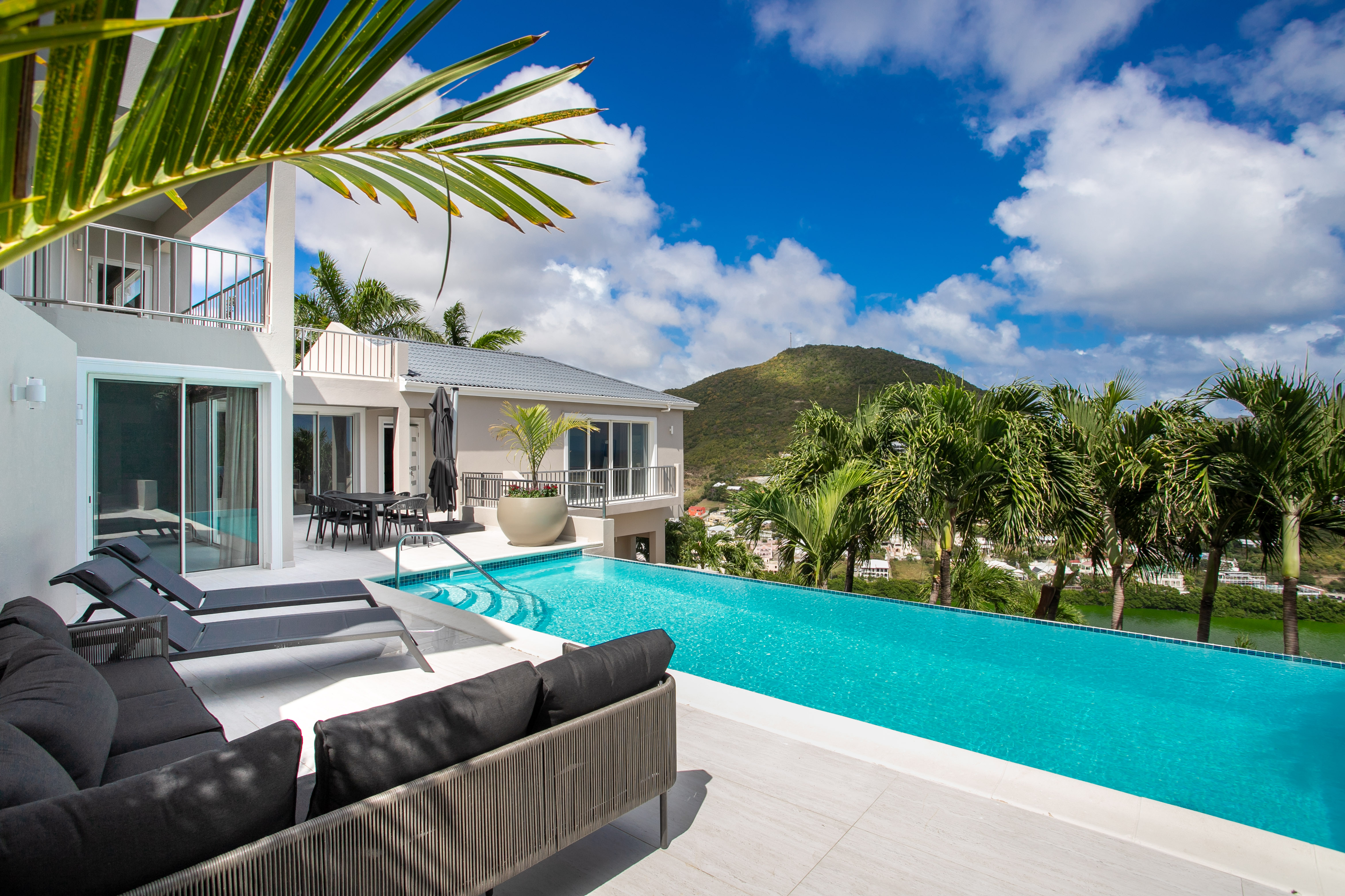 Cay Hill