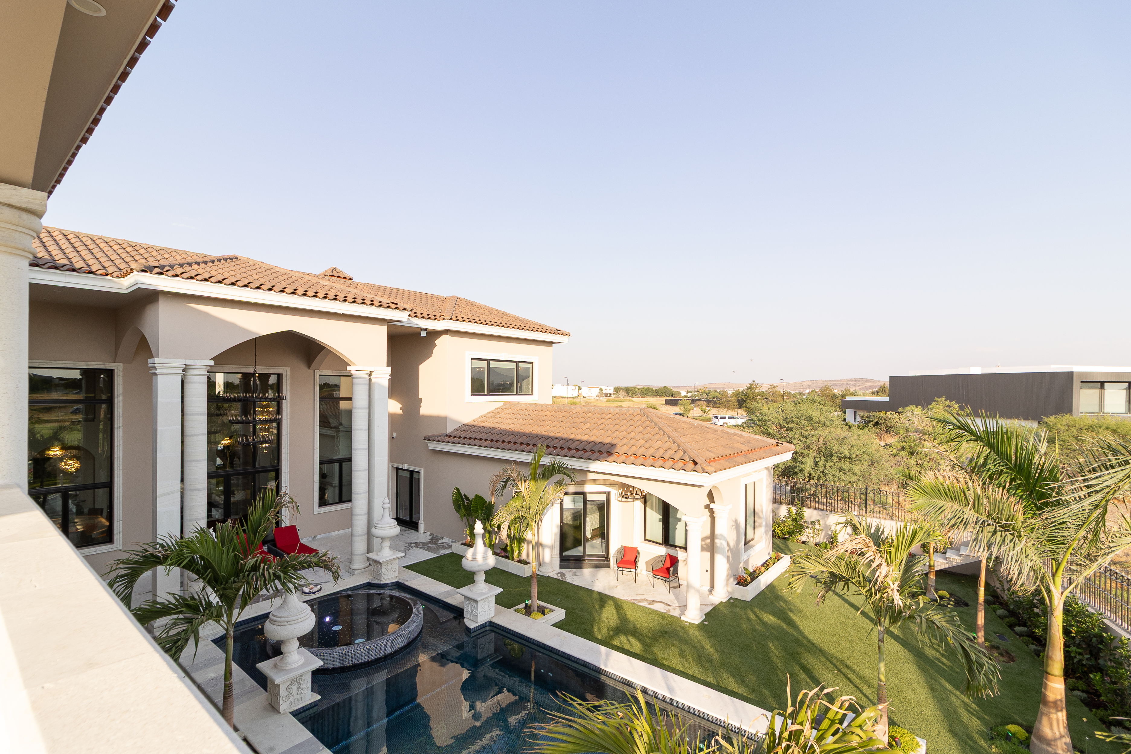 VILLA ELEGANZA El Campanario Residencial & Golf