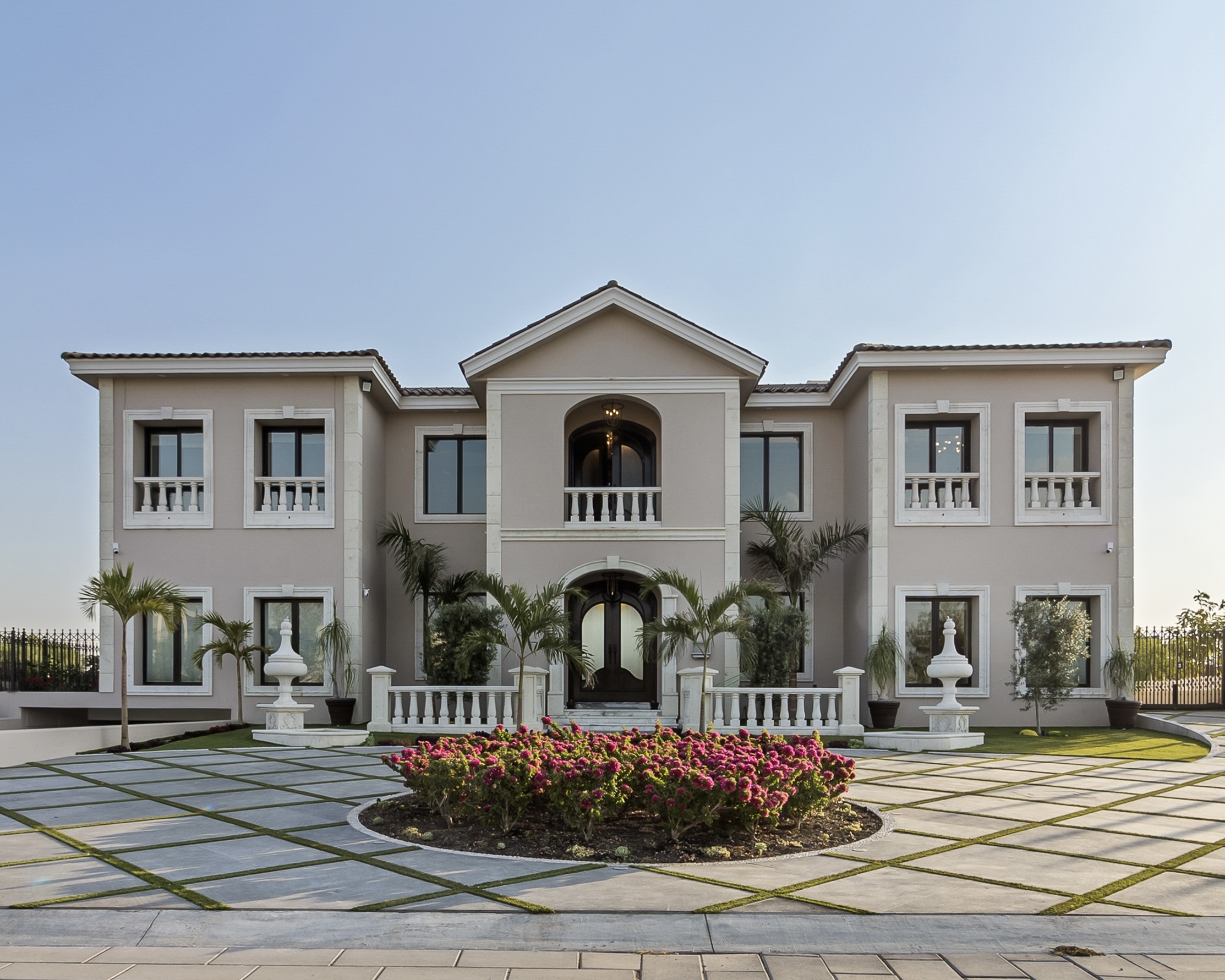 VILLA ELEGANZA El Campanario Residencial & Golf
