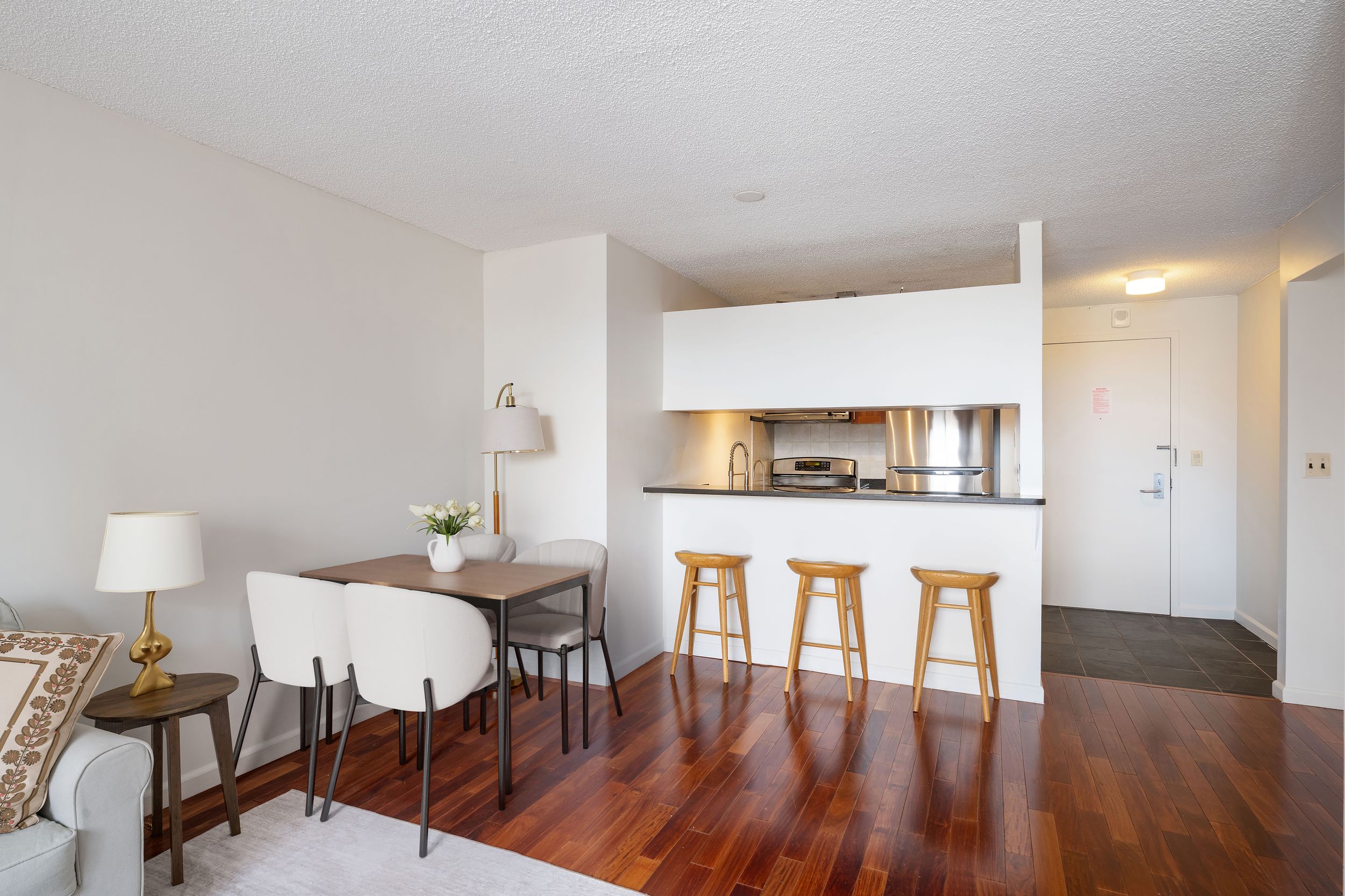 376 Broadway 18E