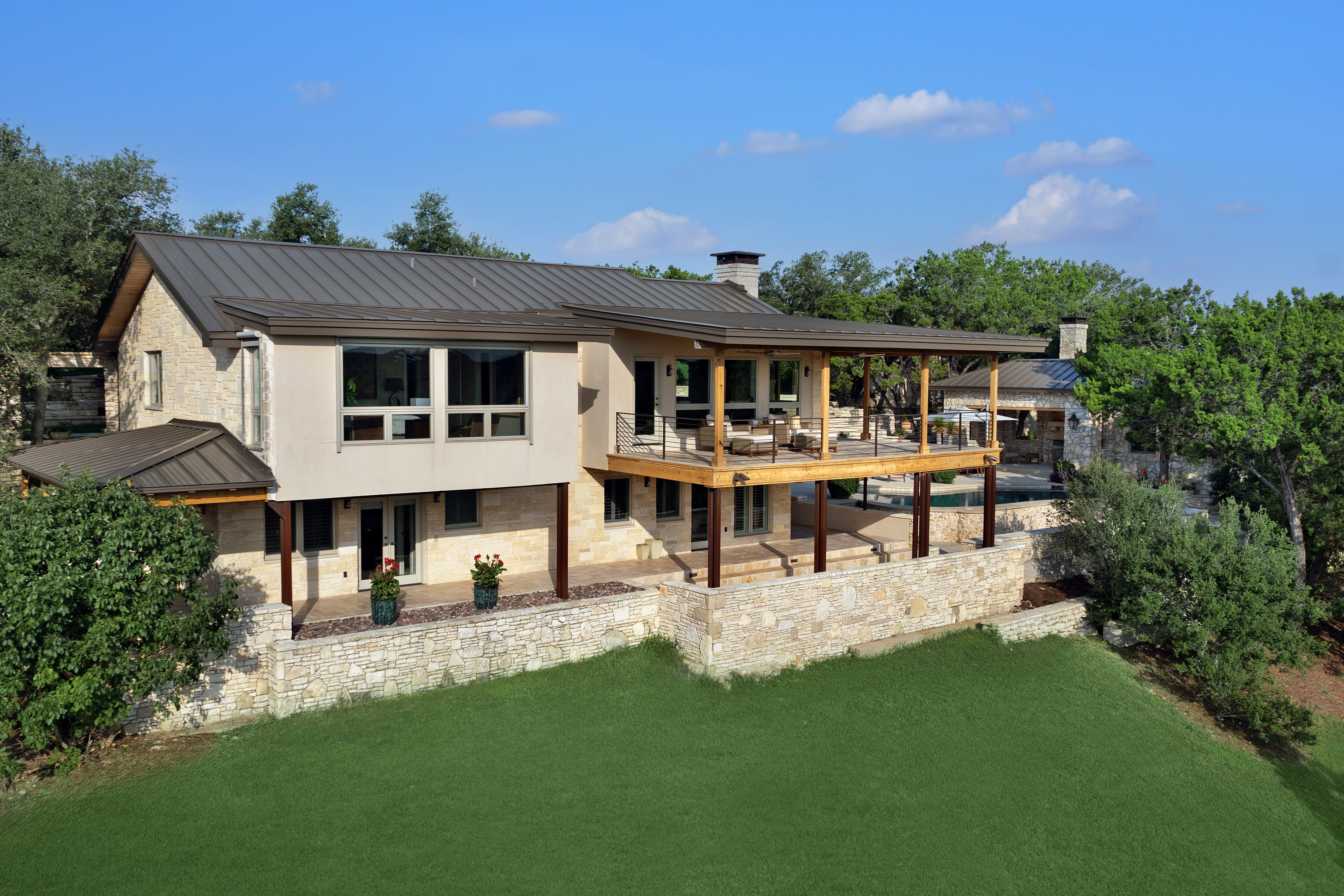 9102 North Madrone Trail 