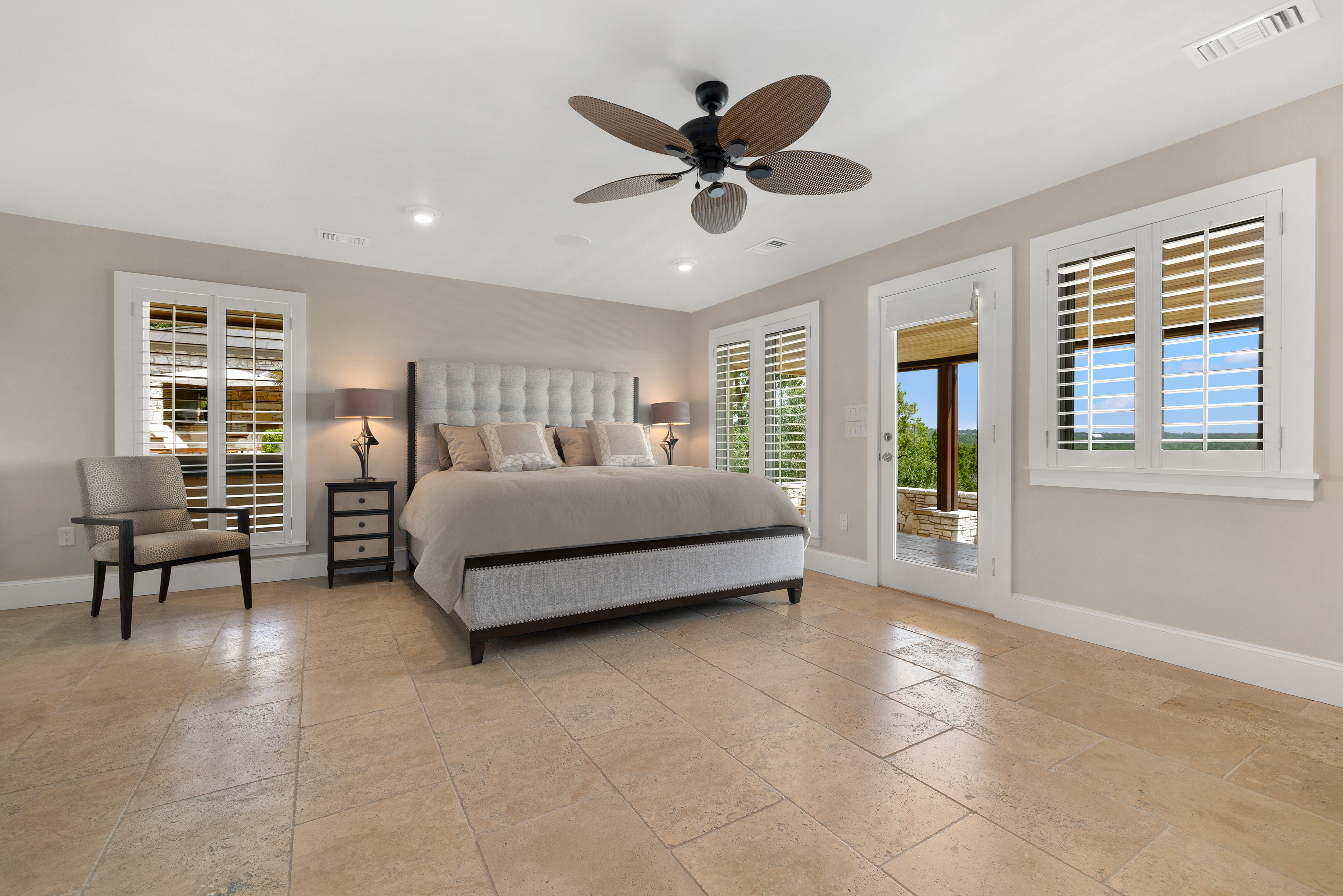 9102 North Madrone Trail 