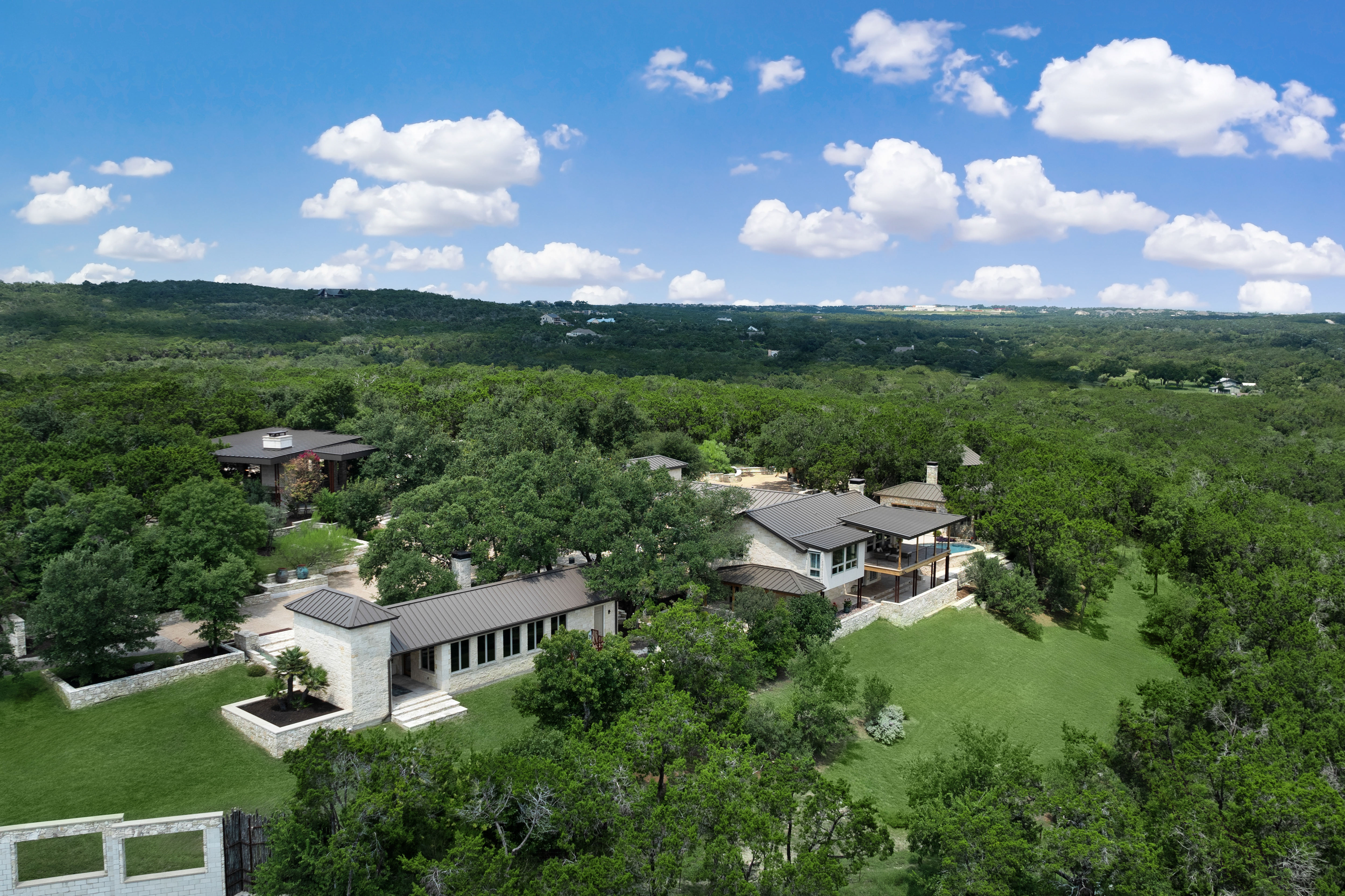 9102 North Madrone Trail 