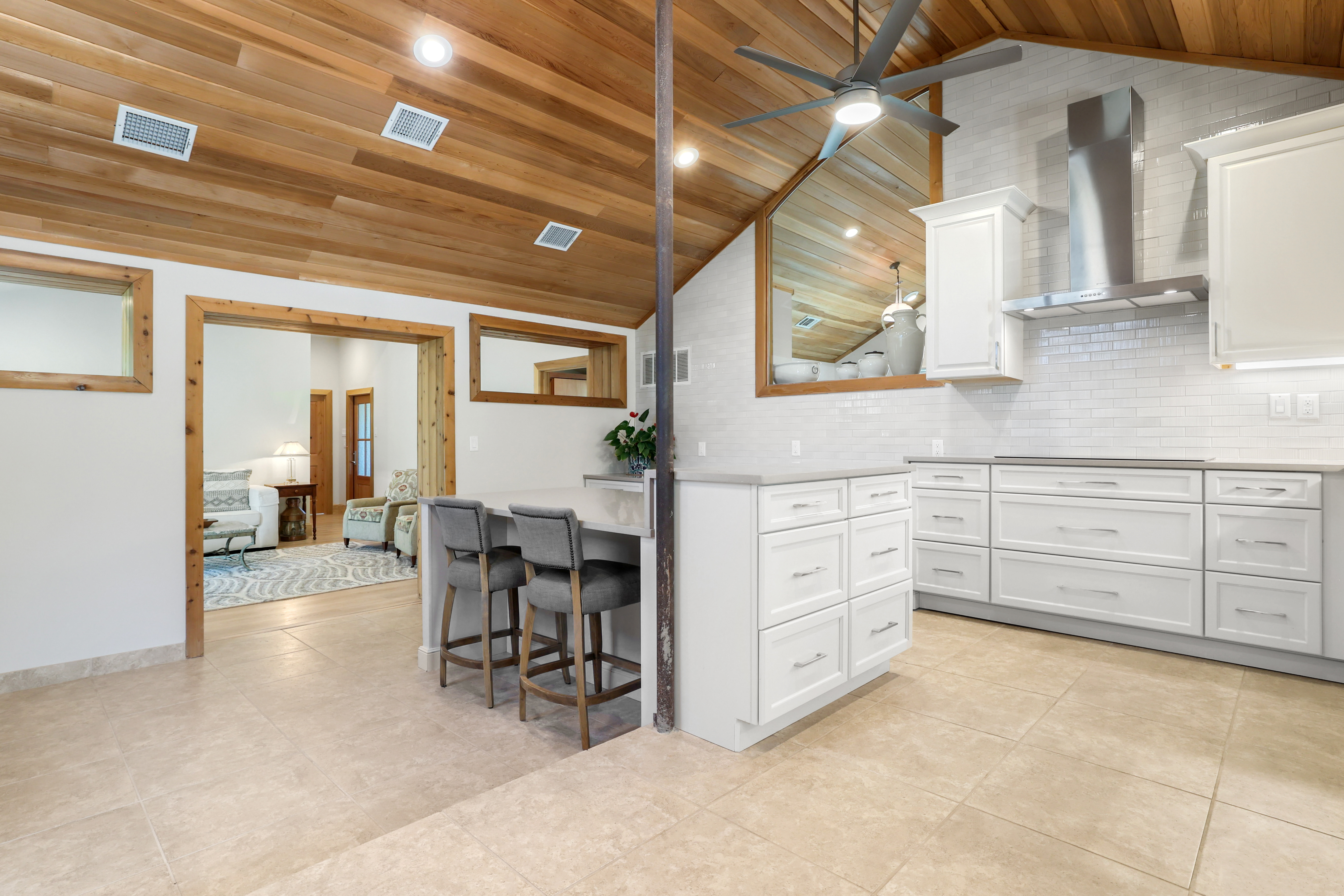 9102 North Madrone Trail 