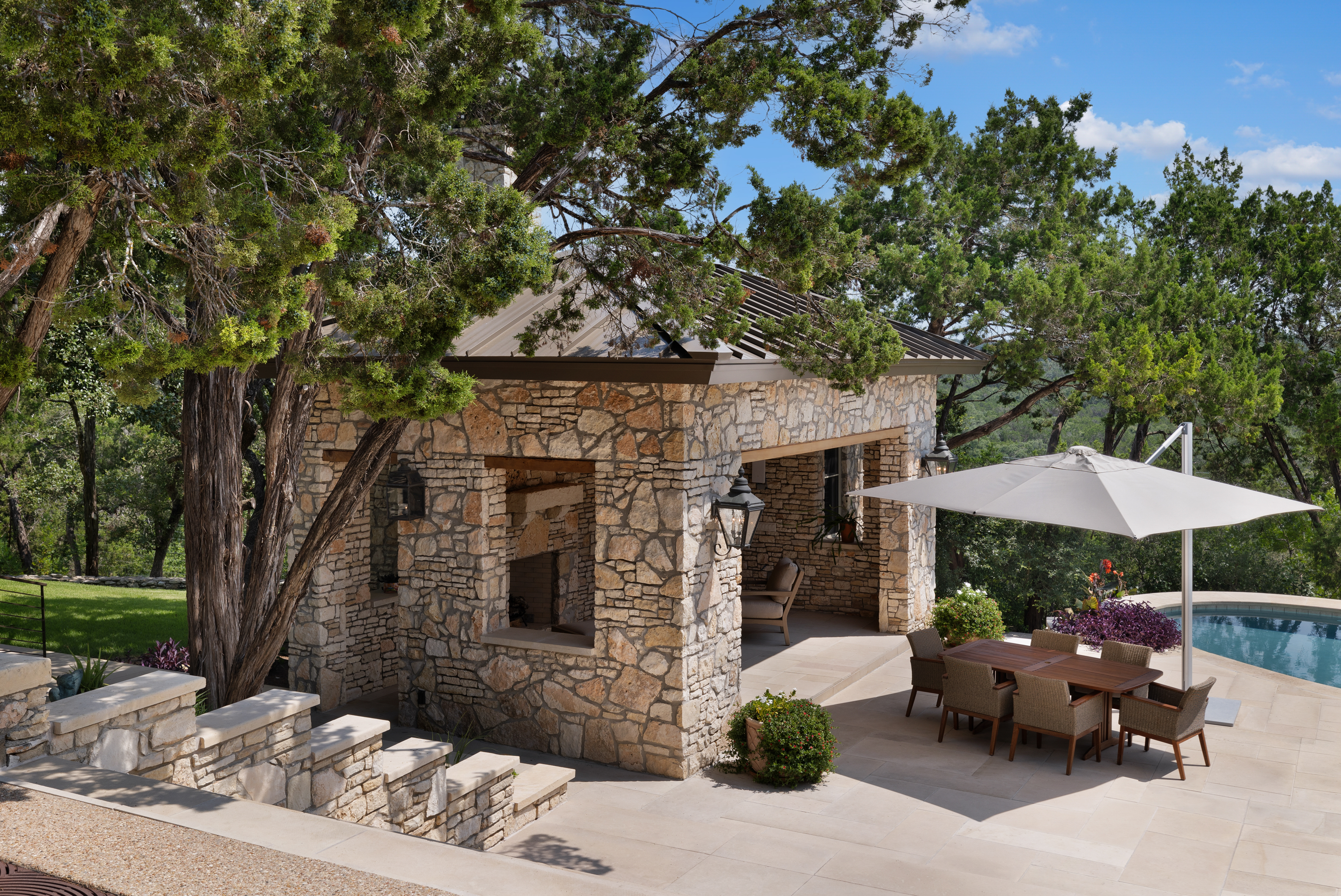 9102 North Madrone Trail 