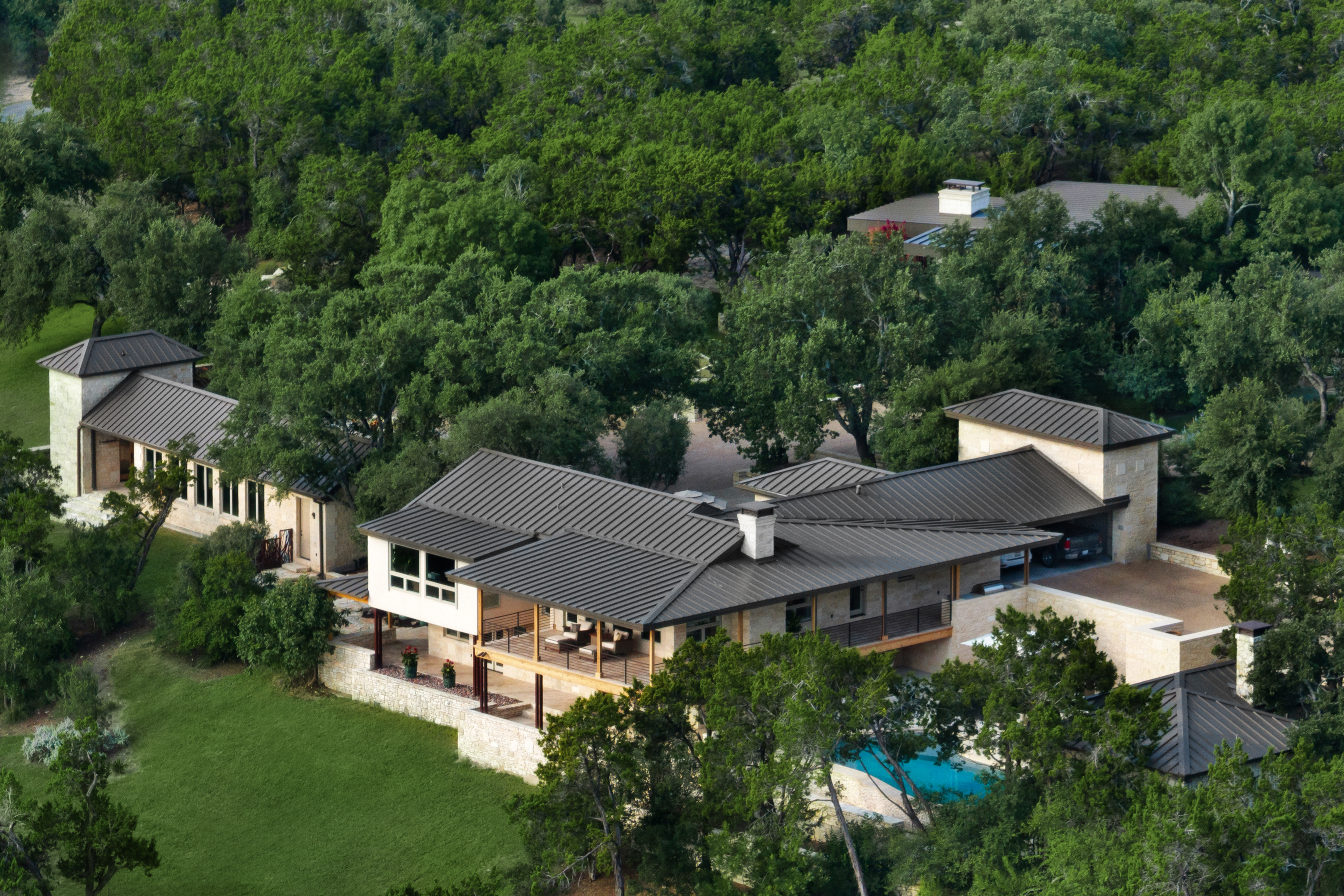 9102 North Madrone Trail 