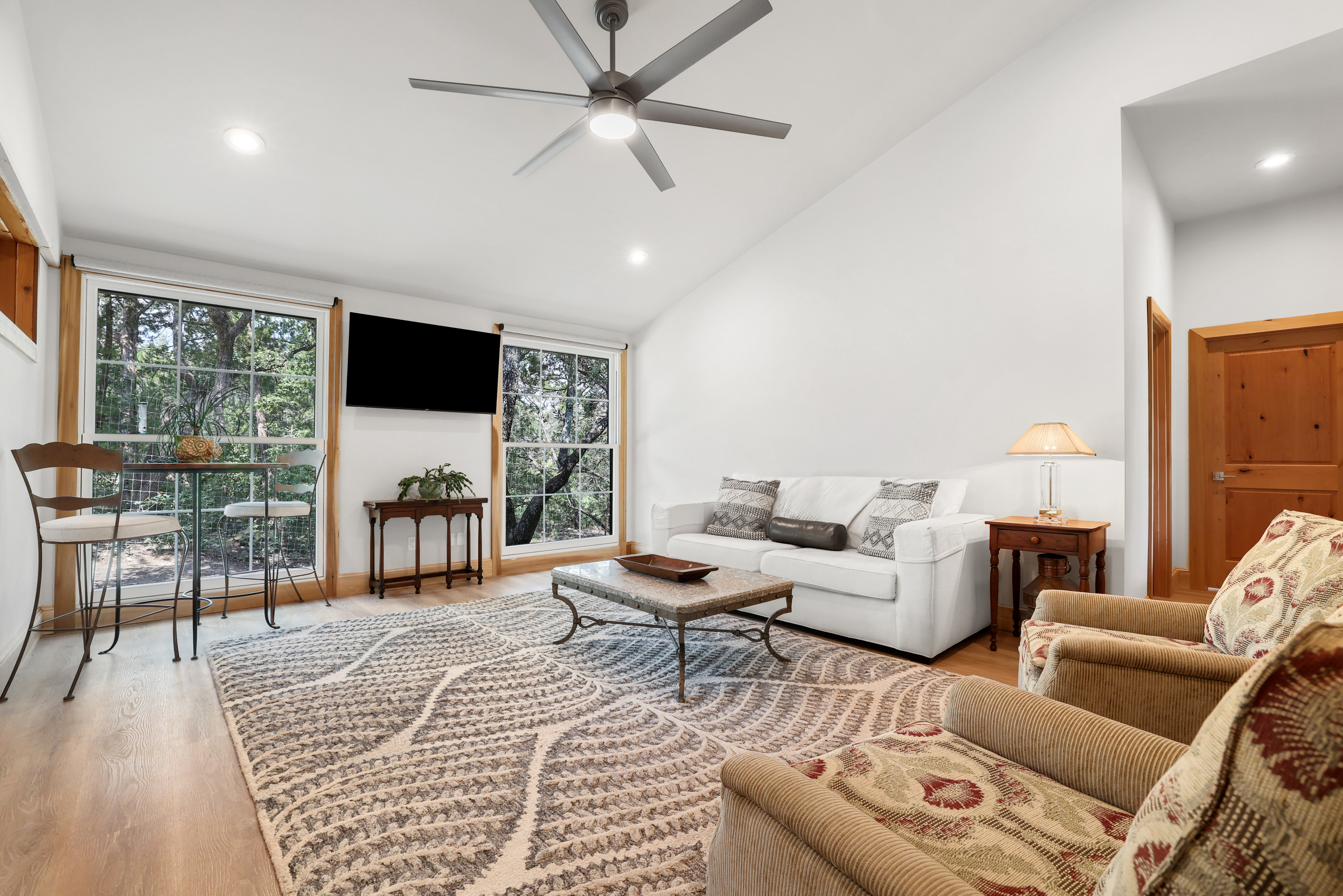 9102 North Madrone Trail 