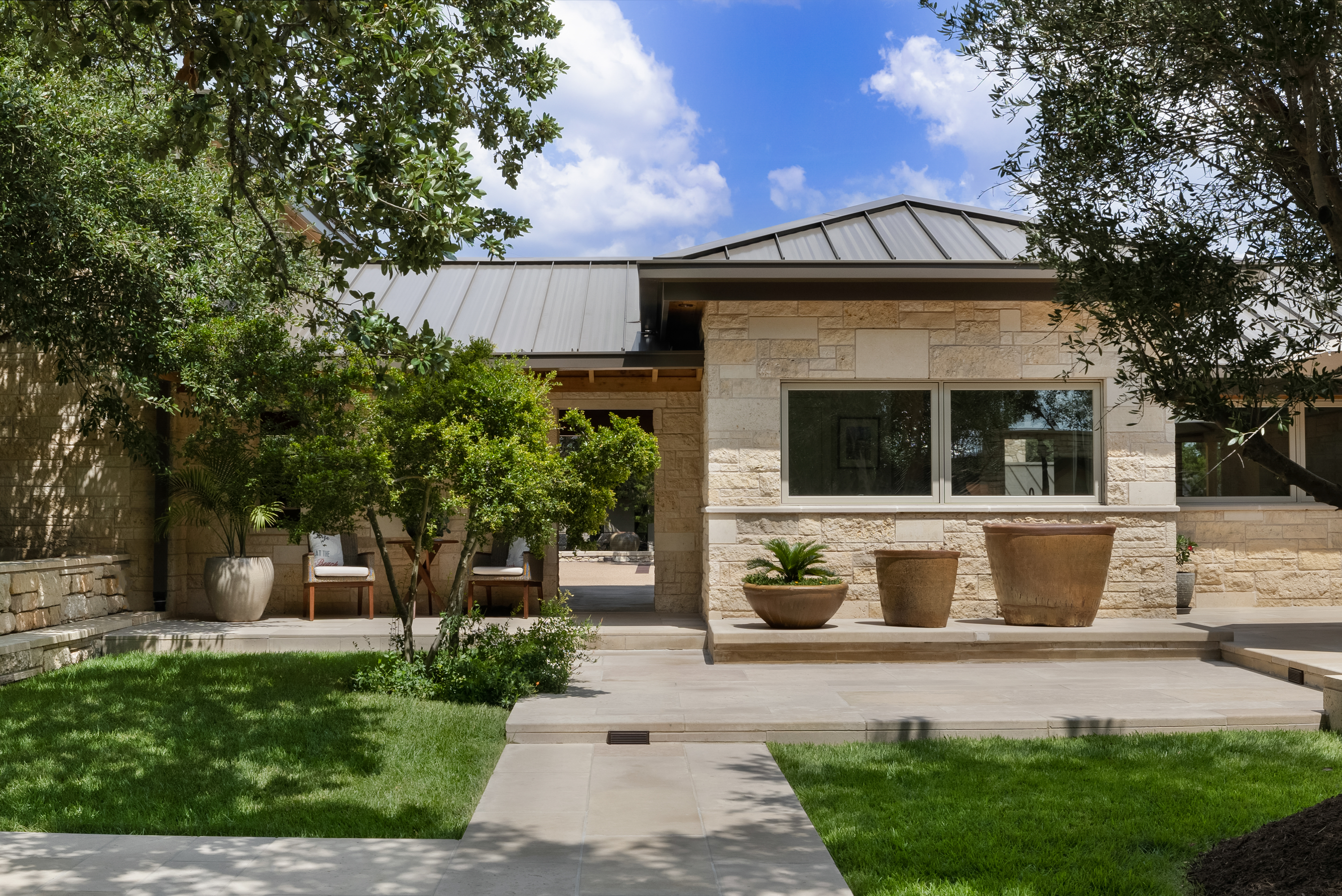 9102 North Madrone Trail 