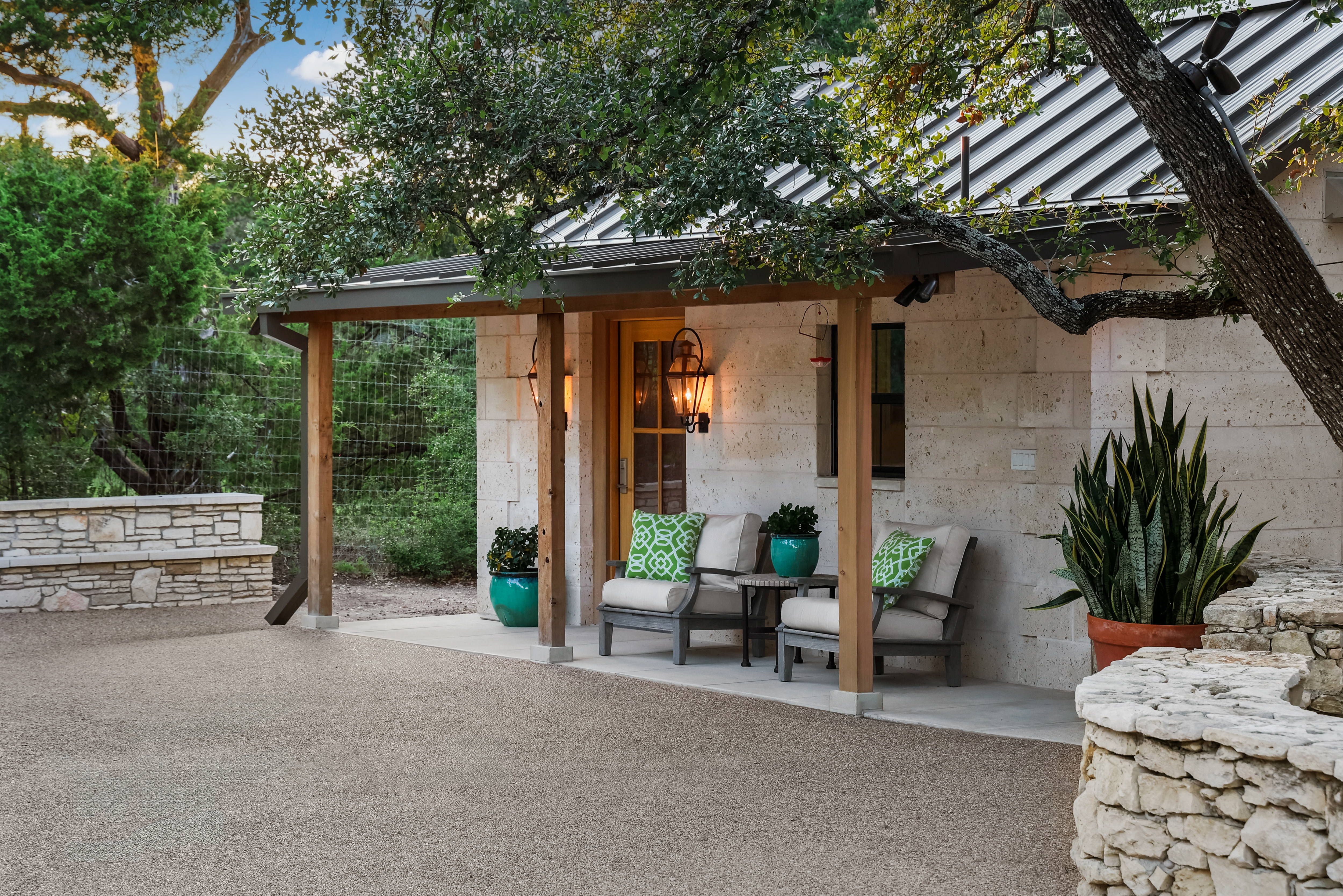9102 North Madrone Trail 