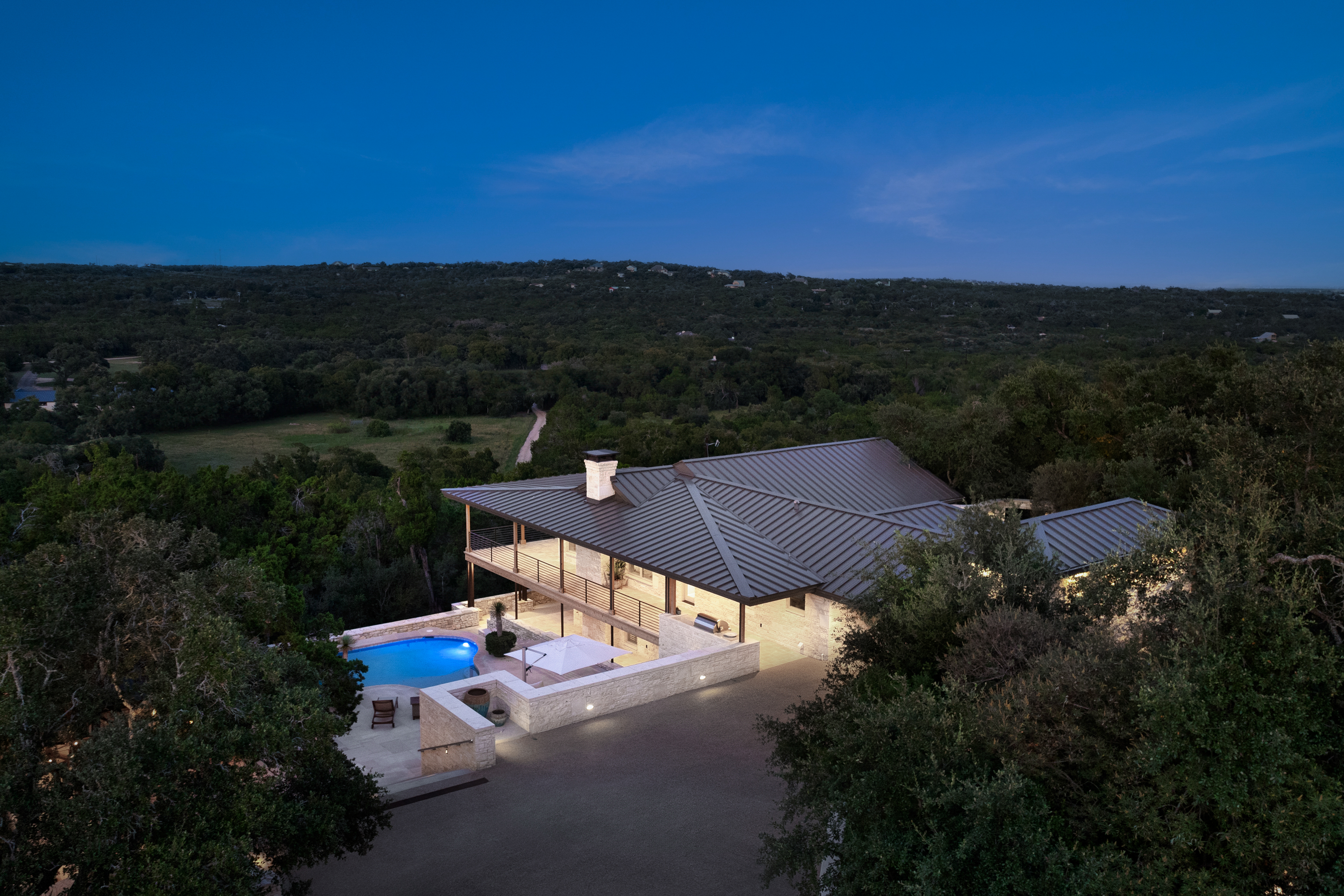 9102 North Madrone Trail 