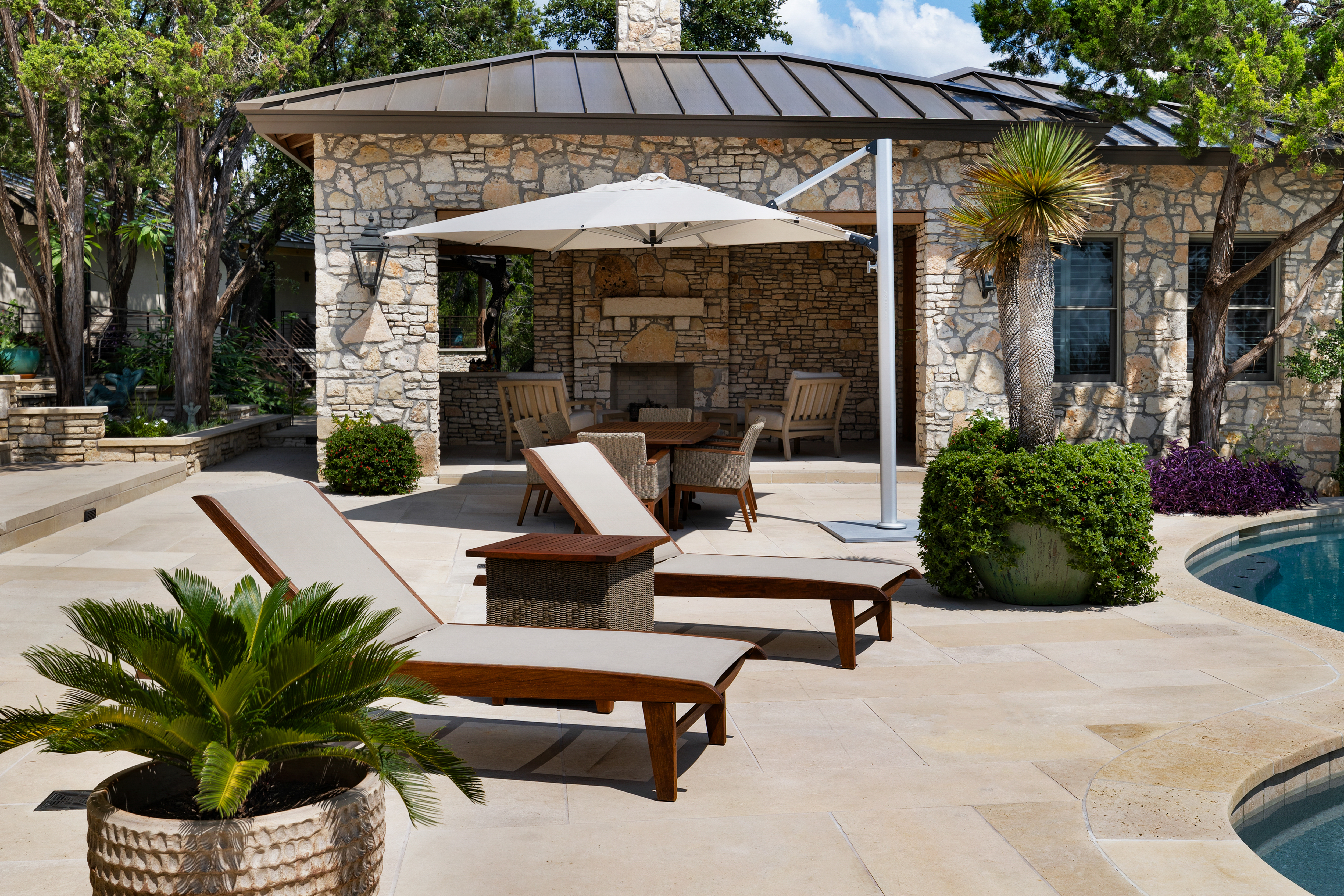 9102 North Madrone Trail 
