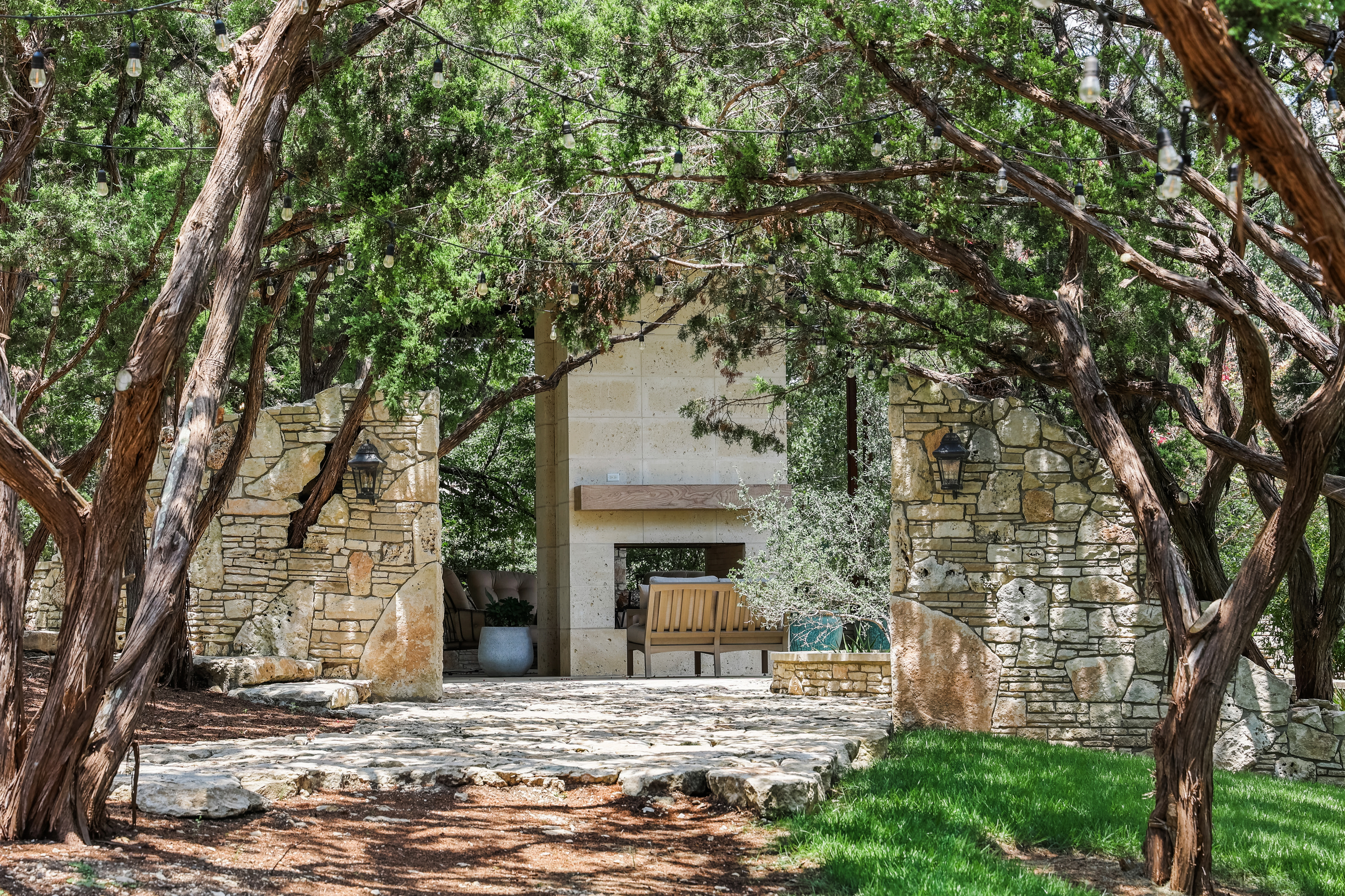 9102 North Madrone Trail 