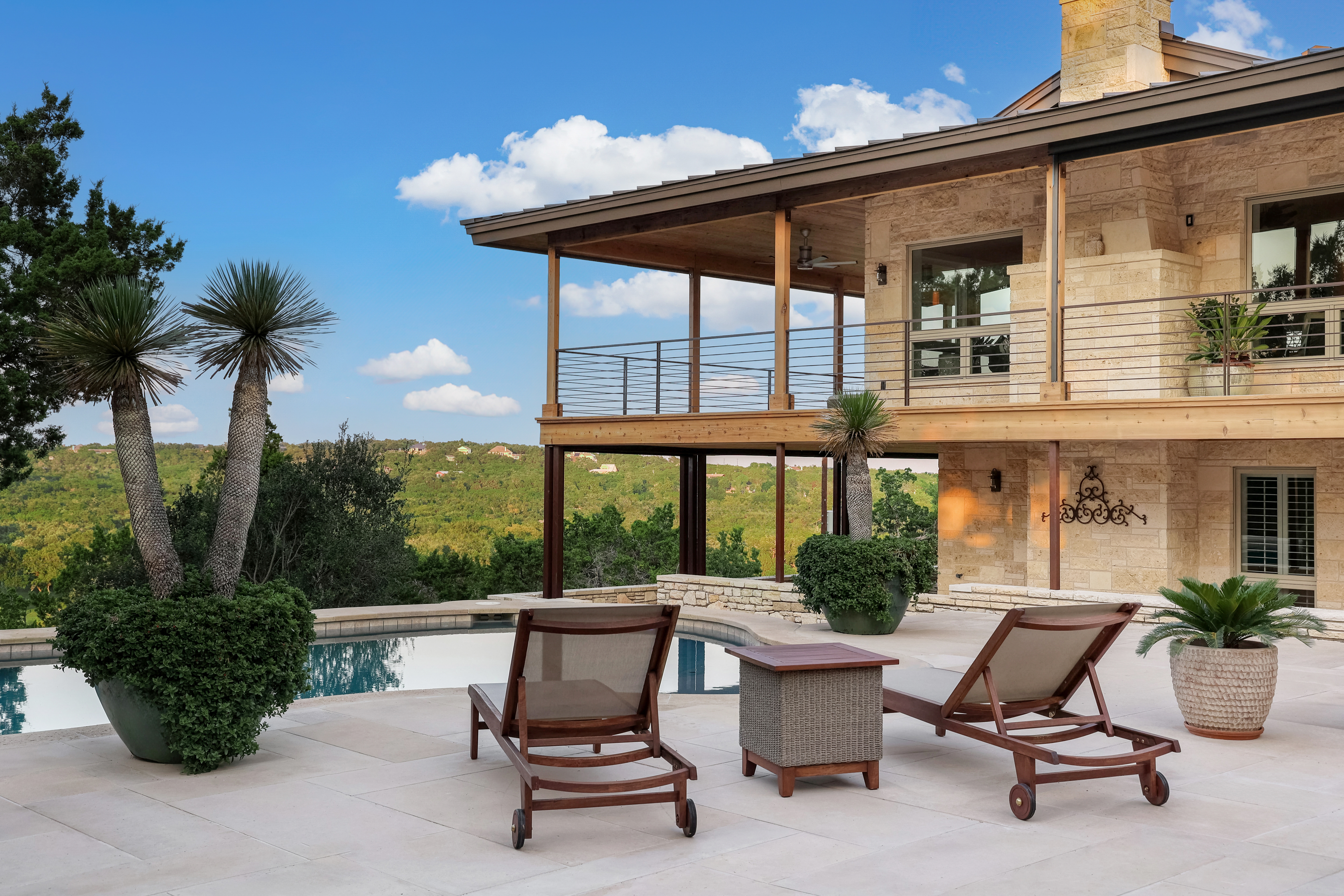 9102 North Madrone Trail 