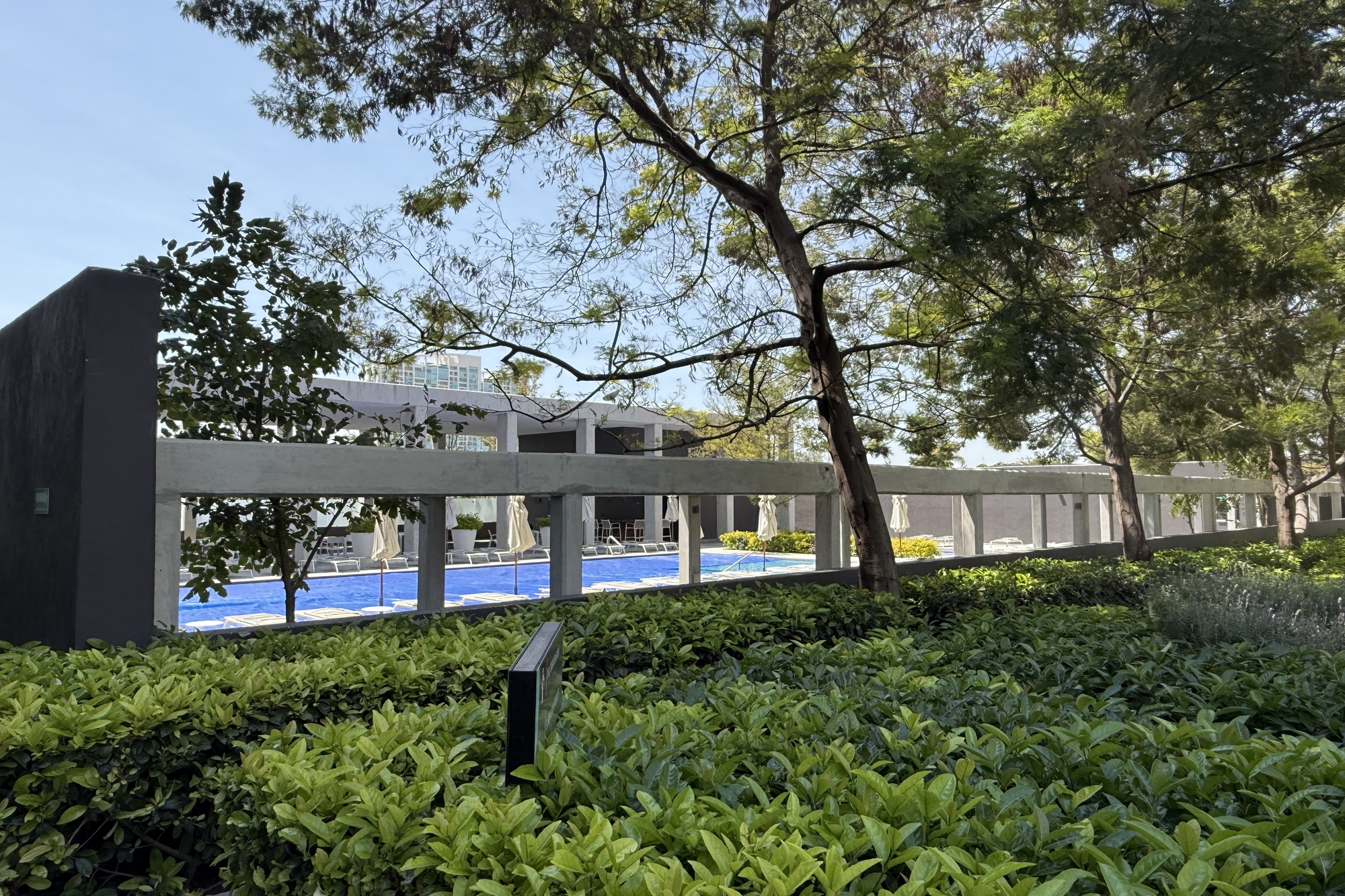 ALEGRA PENT GARDEN B