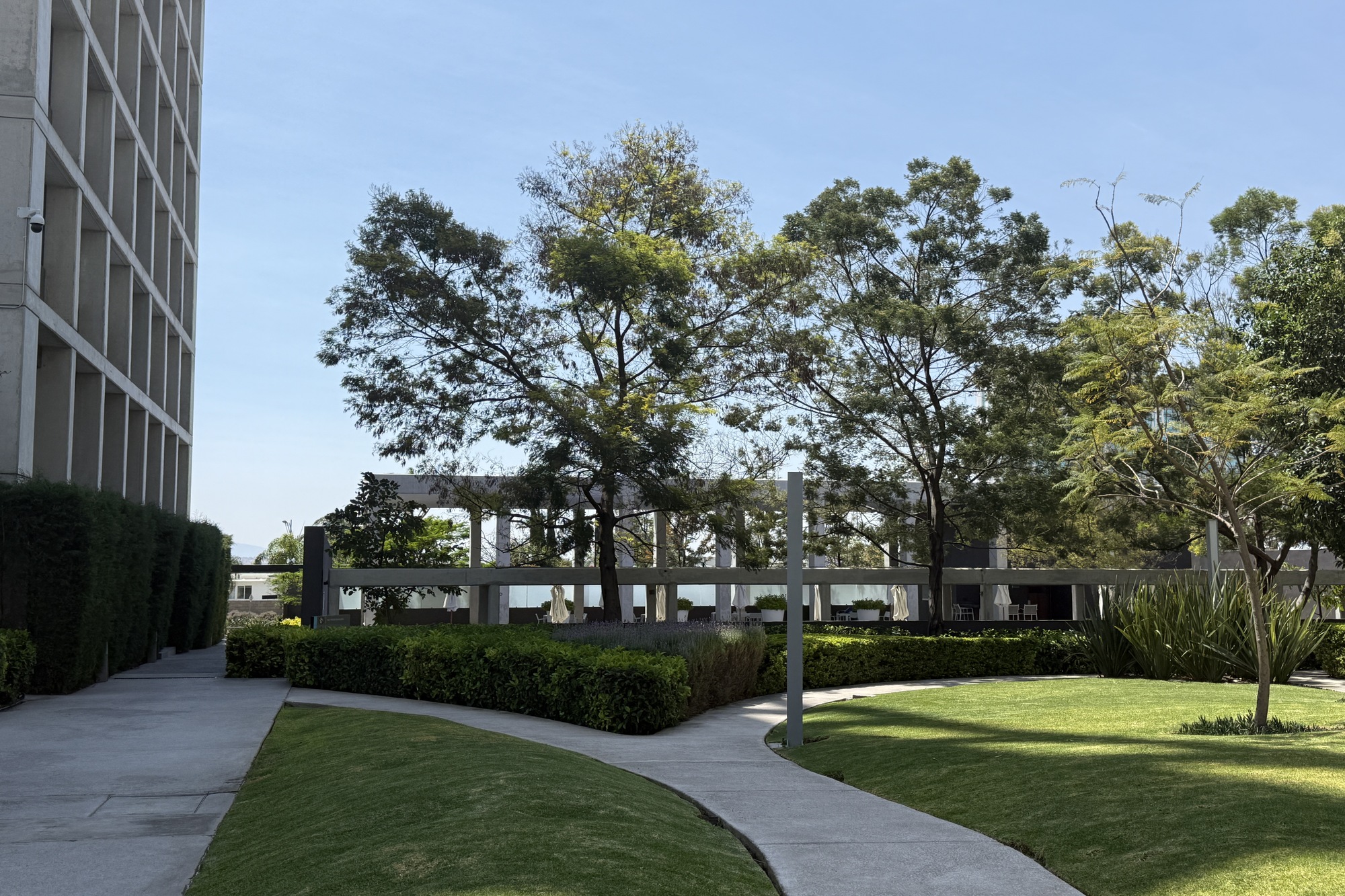 ALEGRA PENT GARDEN B