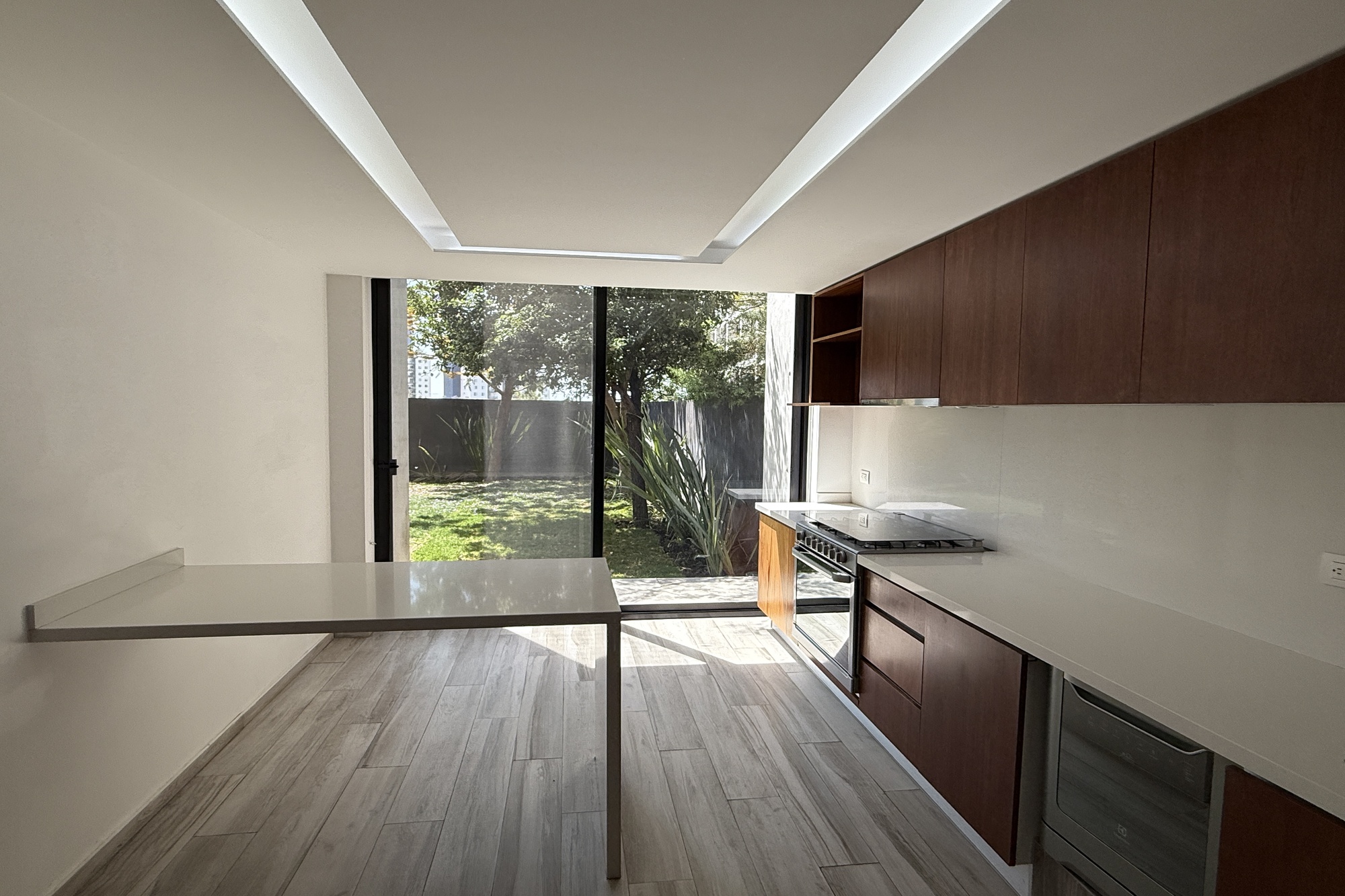 ALEGRA PENT GARDEN B