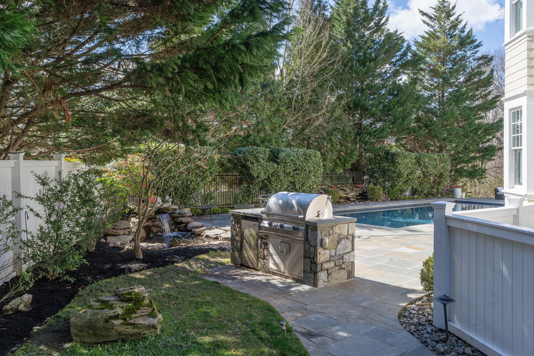 9200 Beech Hill Drive 